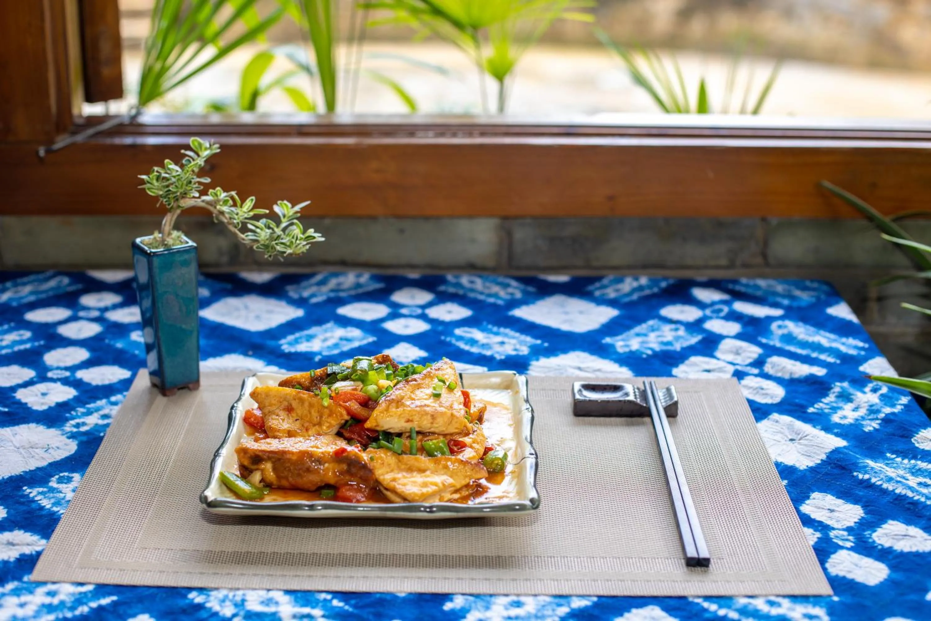 Food in Yangshuo River Lodge Hotel - Airport or TS Free pick up over 3 nights