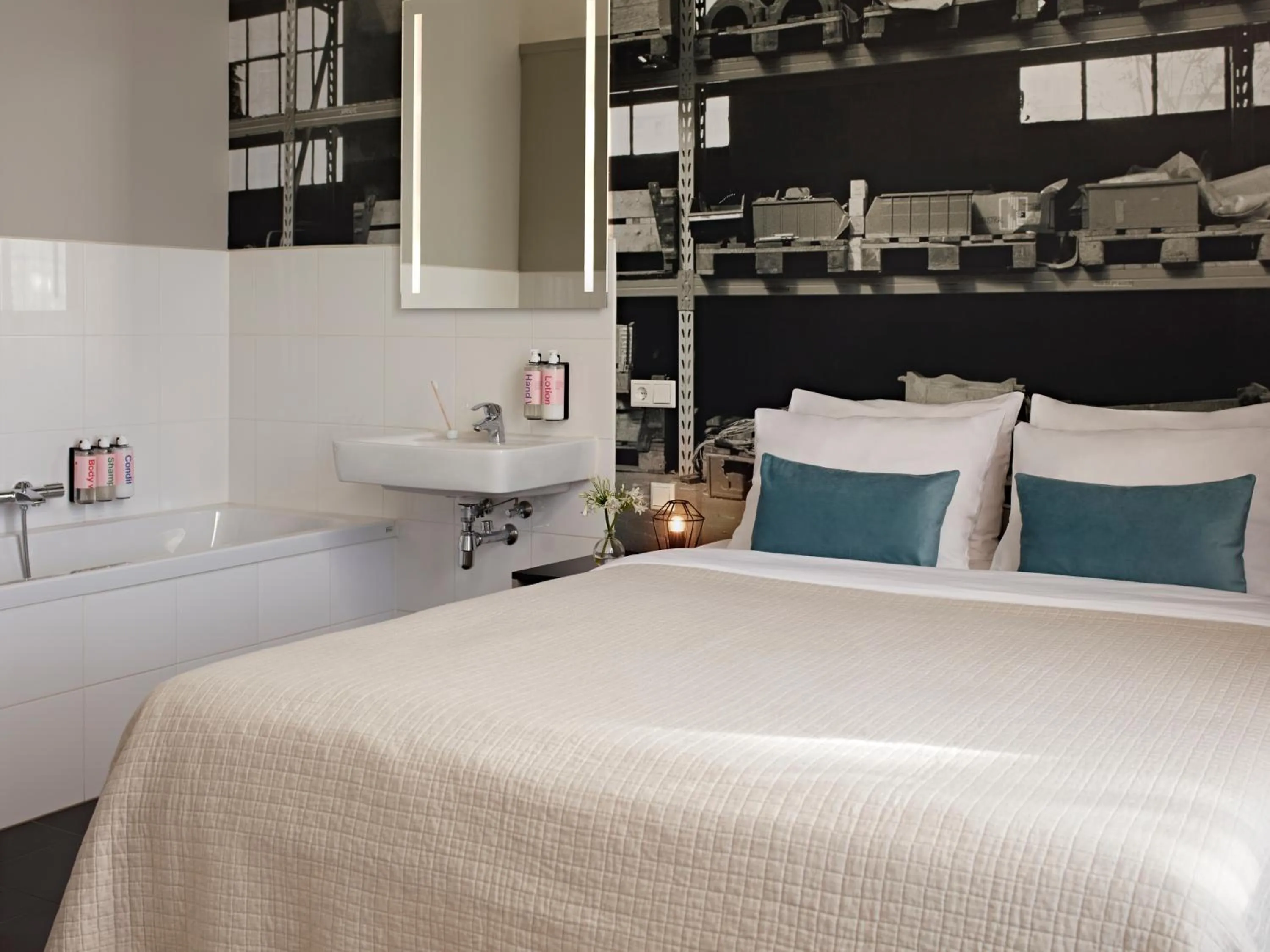 Bed in YAYS Amsterdam Maritime by Numa