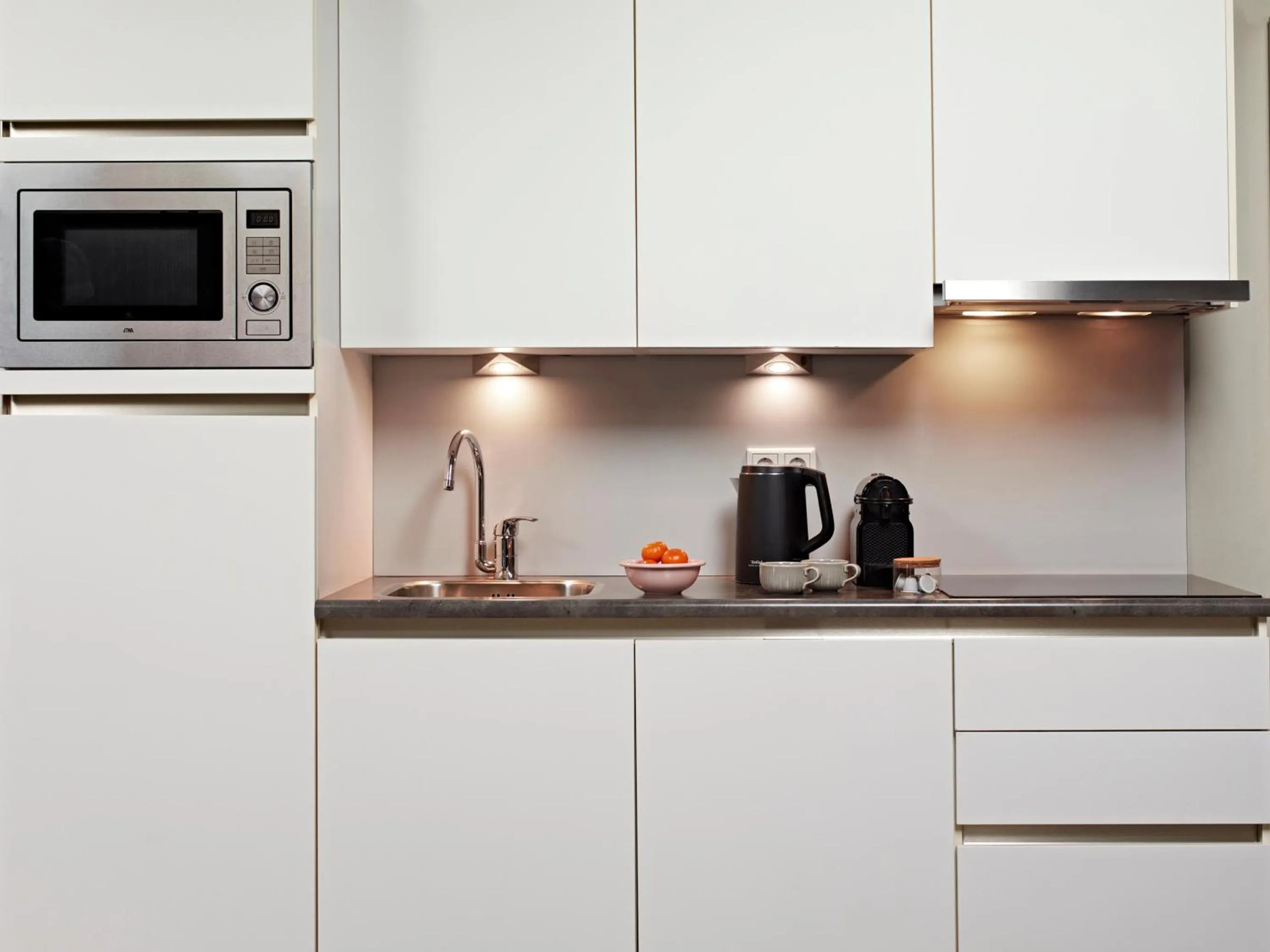 Coffee/tea facilities in YAYS Amsterdam Maritime by Numa