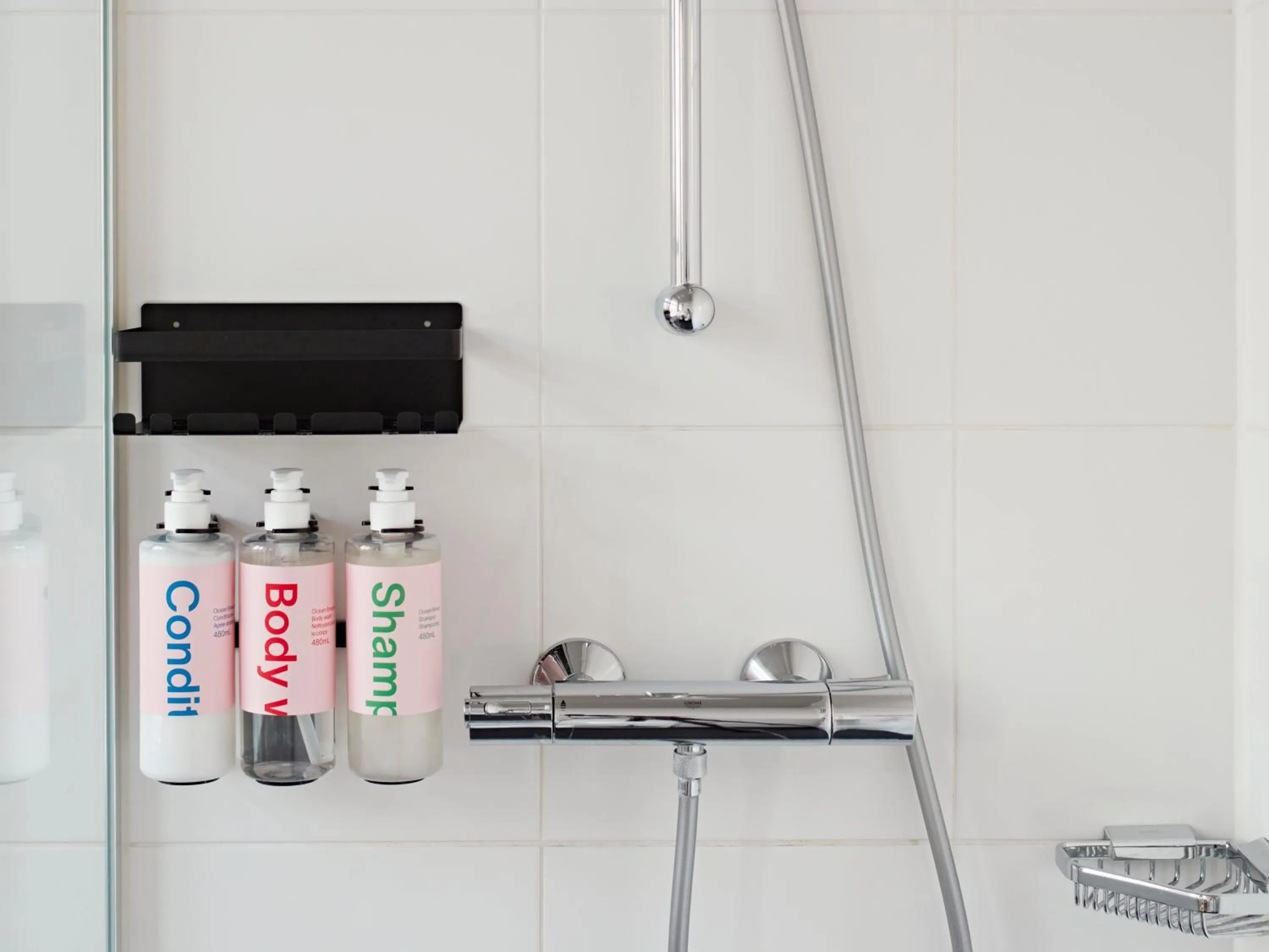 Shower in YAYS Amsterdam Maritime by Numa