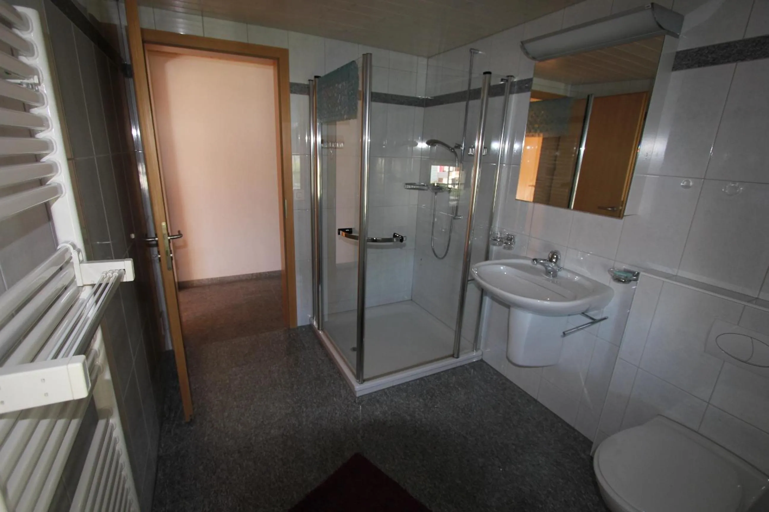 Shower in Ferienwohnung Rigoleth