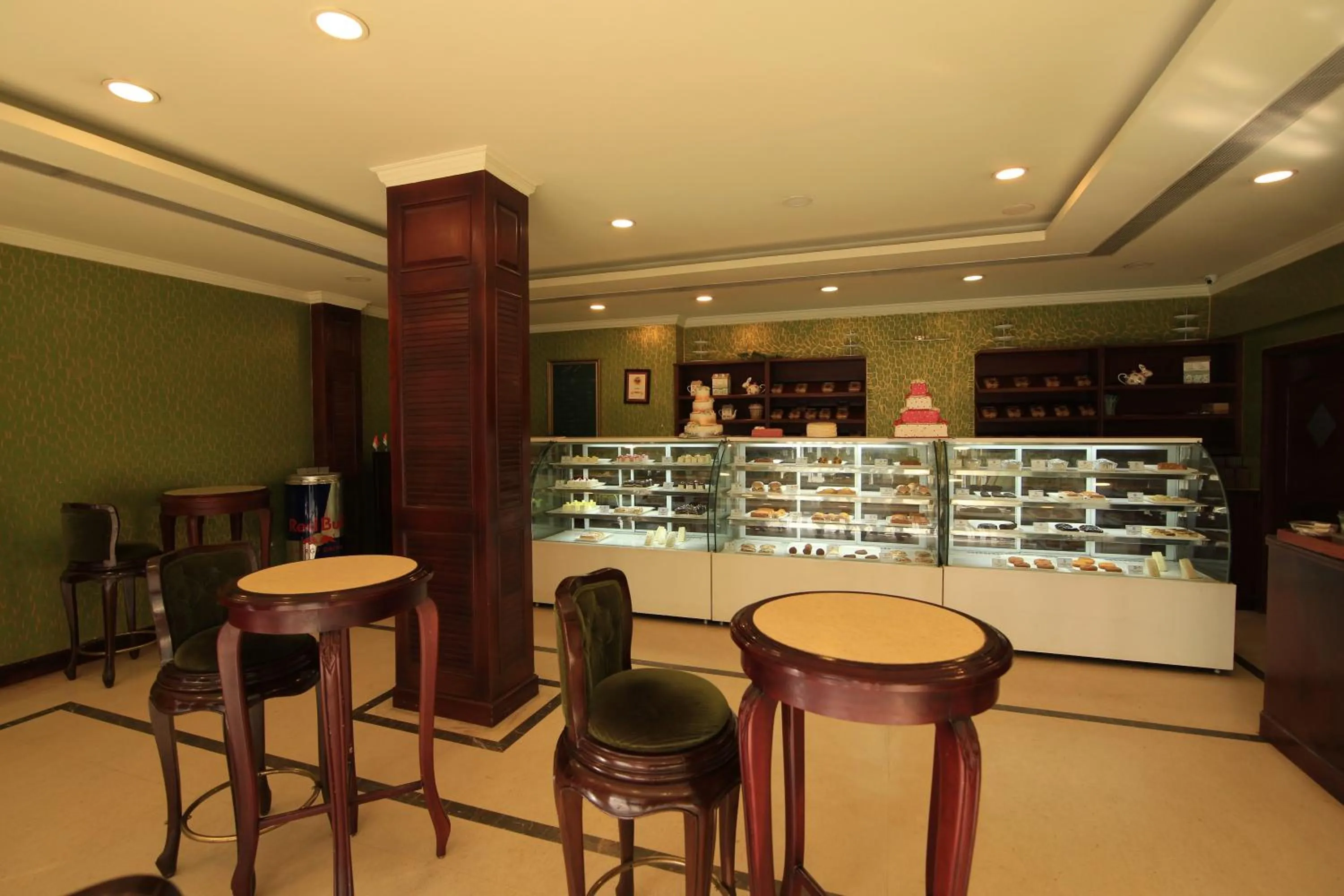 Food and drinks in Hotel Dynasty