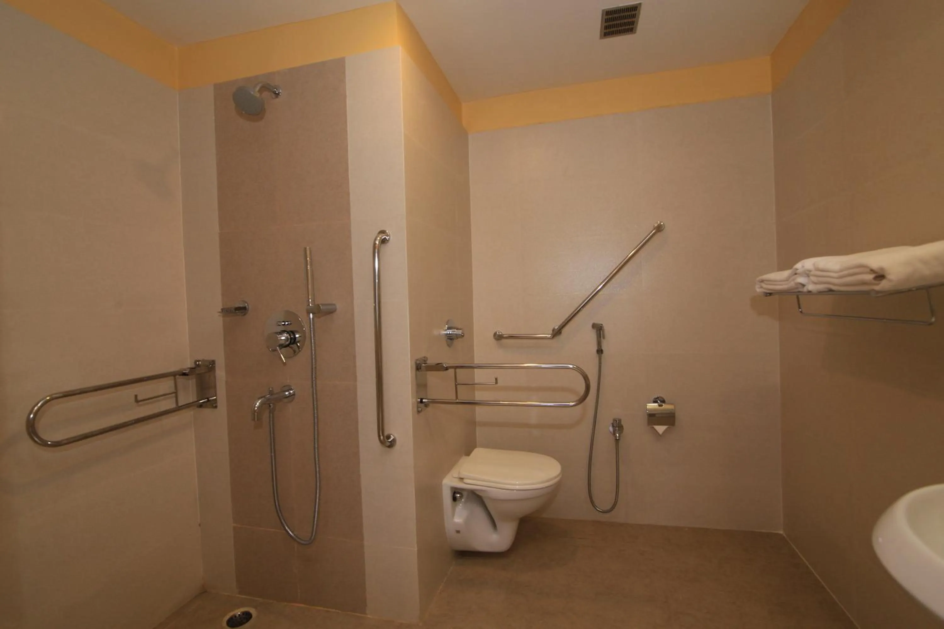 Bathroom in Hotel Dynasty