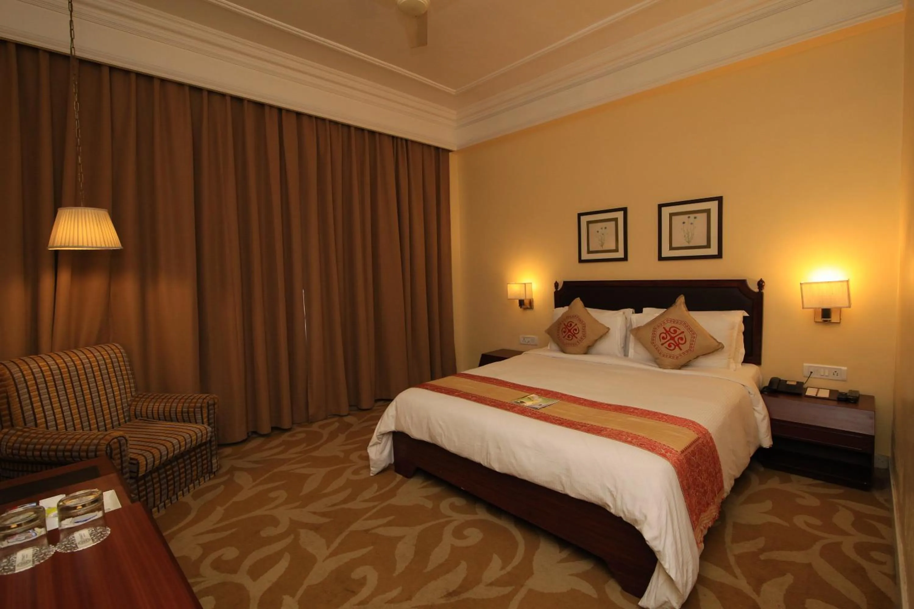 Photo of the whole room, Bed in Hotel Dynasty