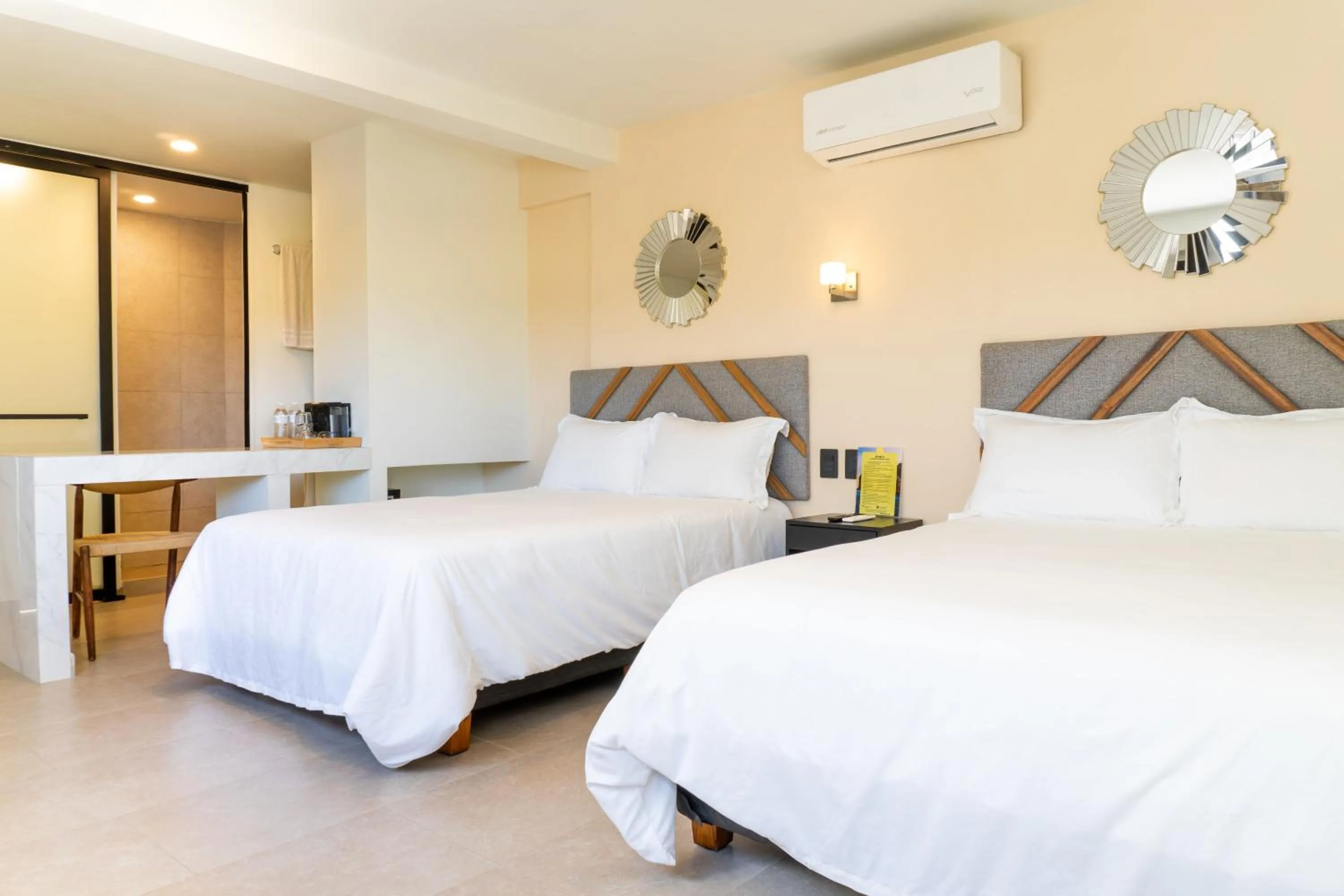 Bedroom, Bed in Colmena Hotel Los Cabos Marina