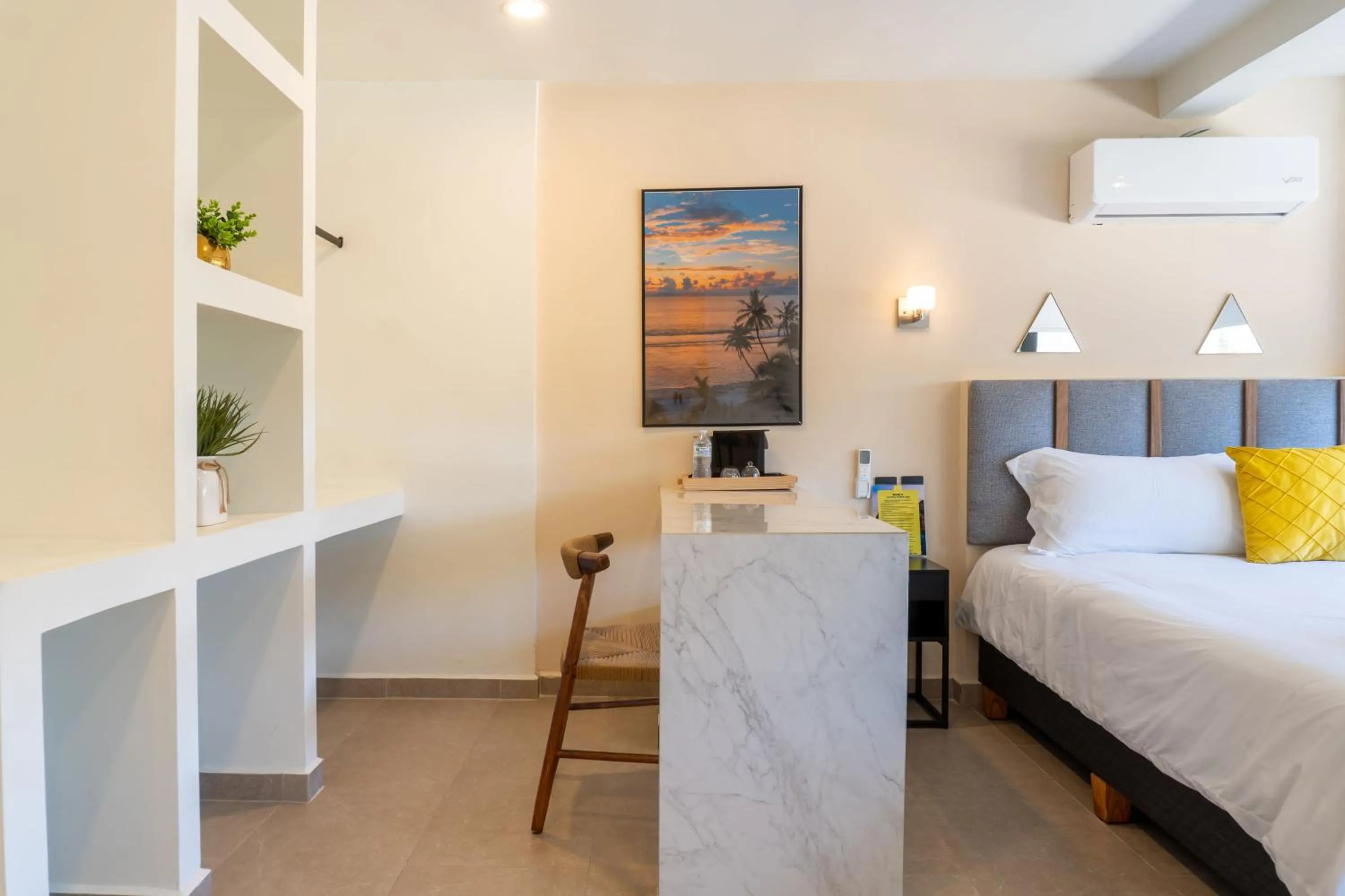 Bedroom, Bed in Colmena Hotel Los Cabos Marina