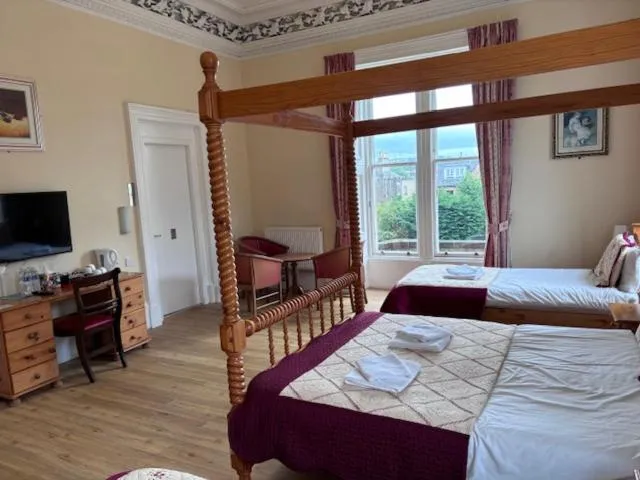 Bed in Cumberland Hotel