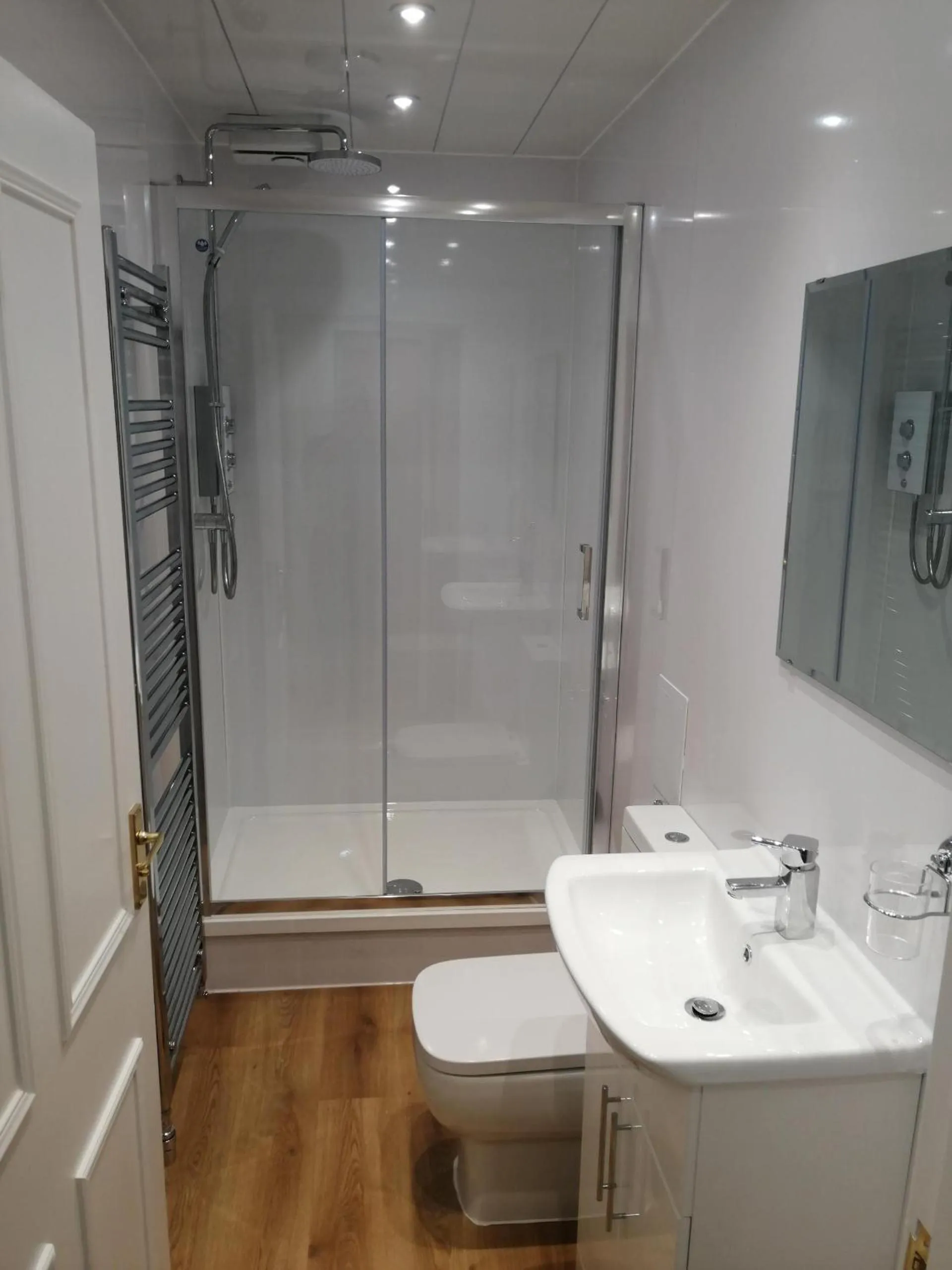 Bathroom in Cumberland Hotel