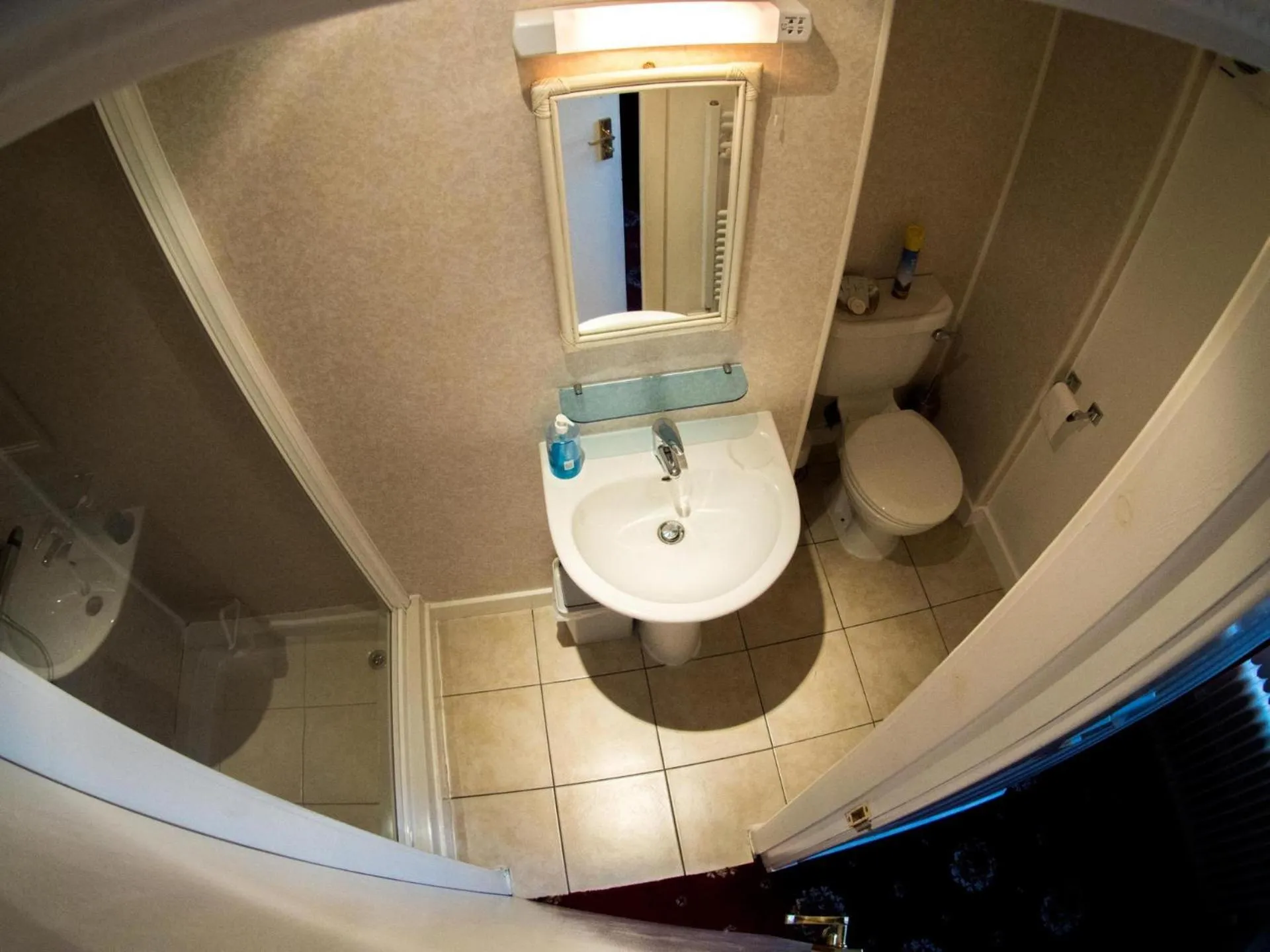 Bathroom in Cumberland Hotel