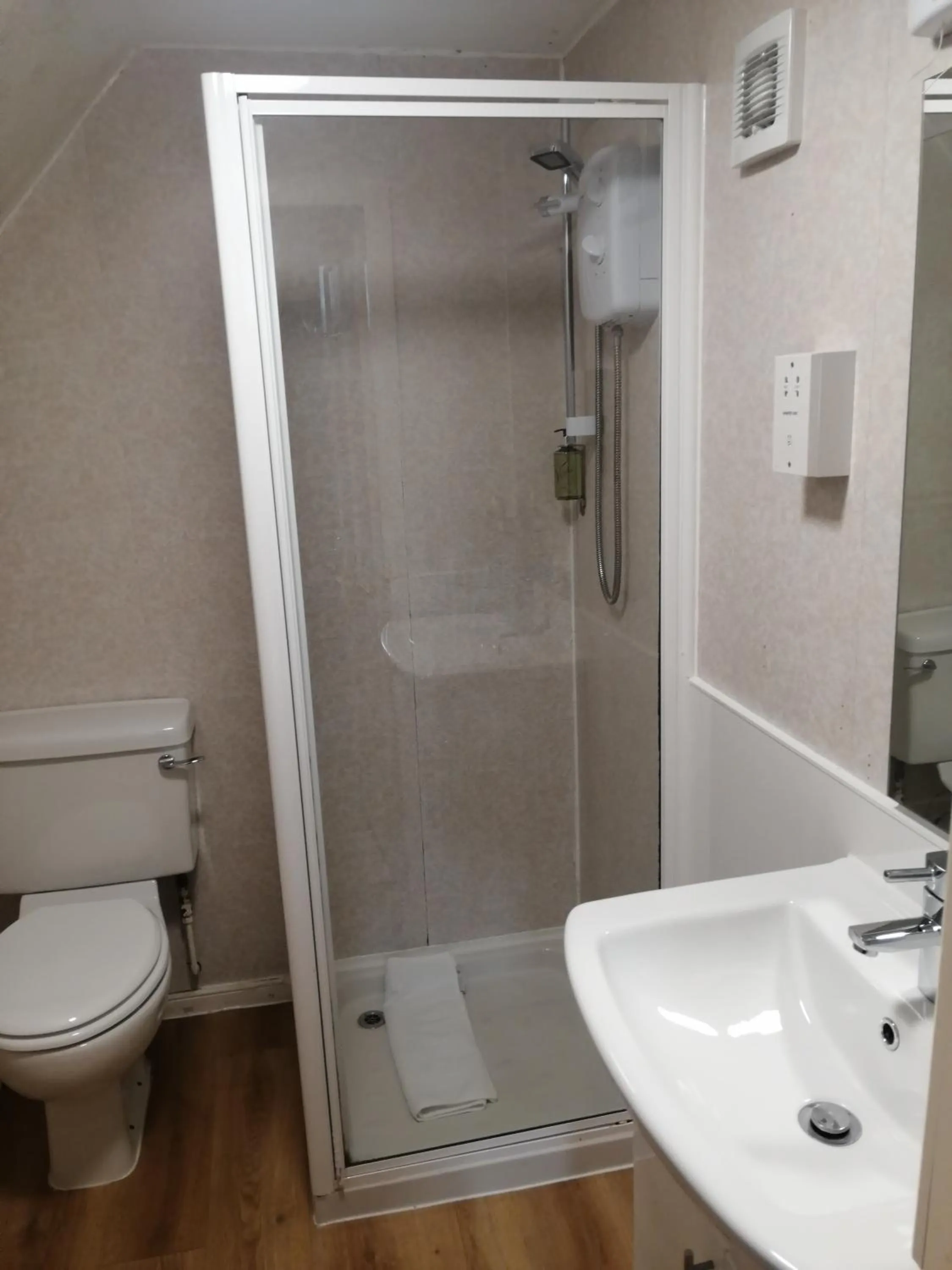 Bathroom in Cumberland Hotel