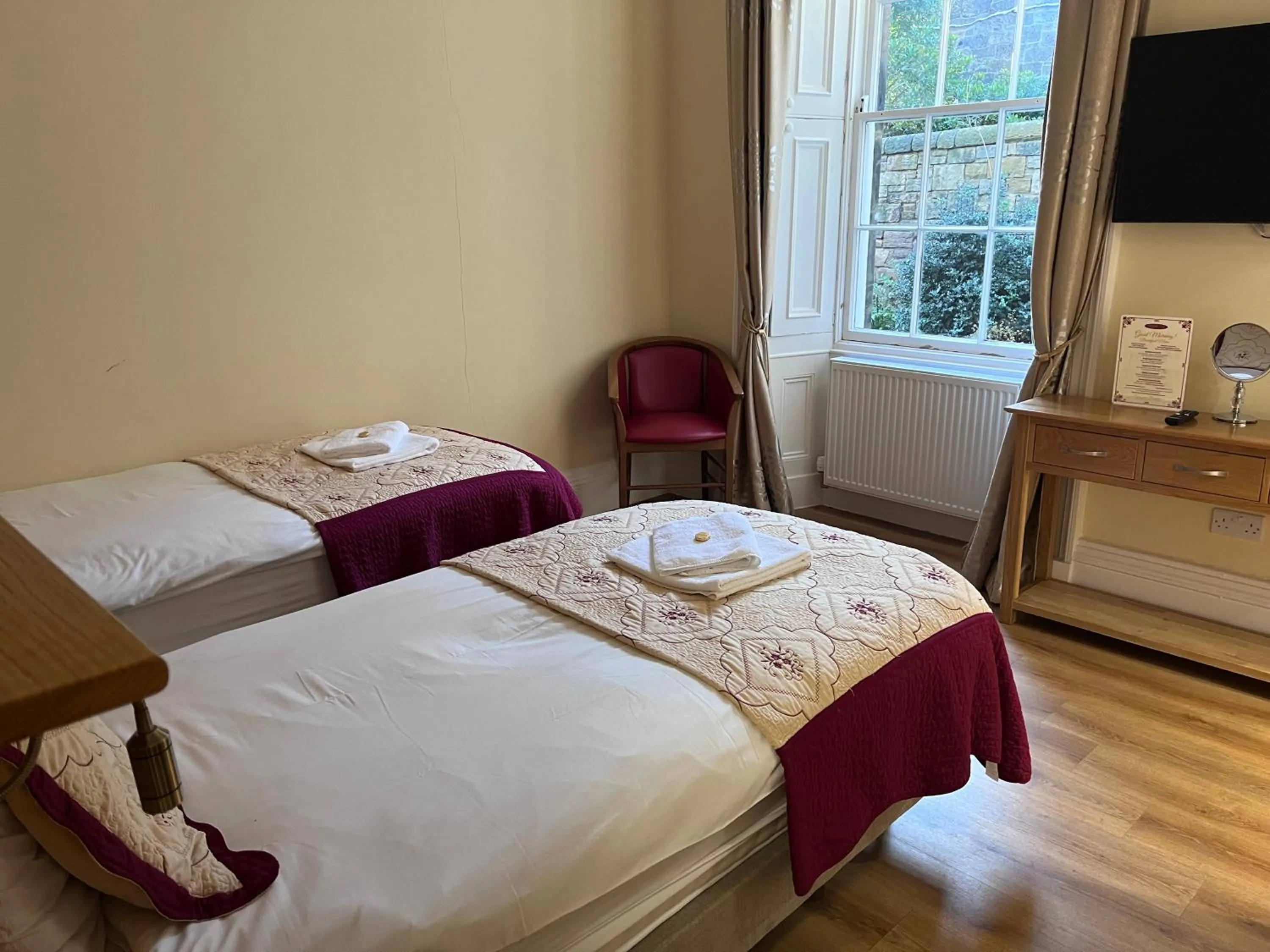 Bed in Cumberland Hotel