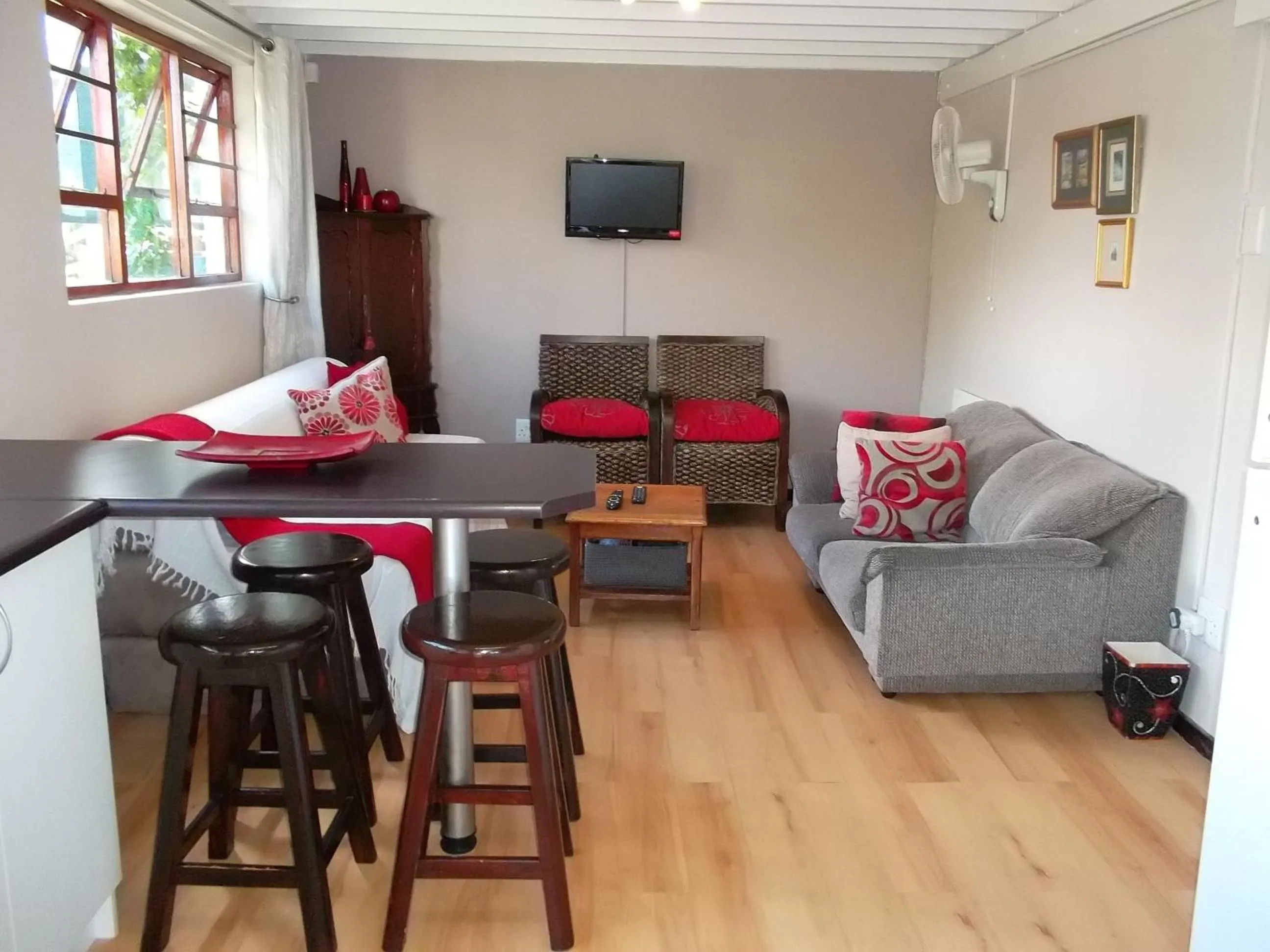 TV and multimedia in Rose and Ale Self Catering Units
