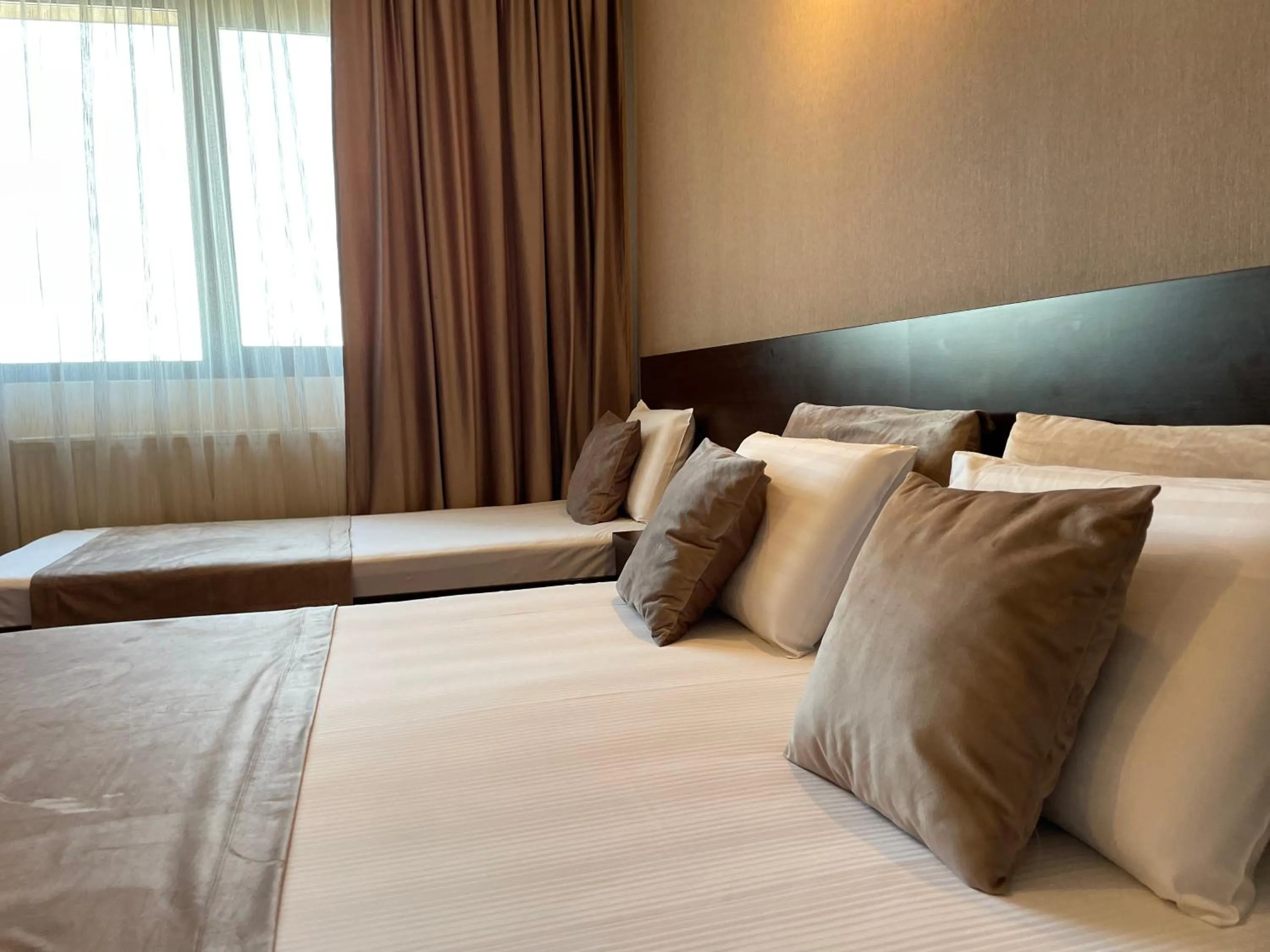 Shower, Bed in Hotel Athos