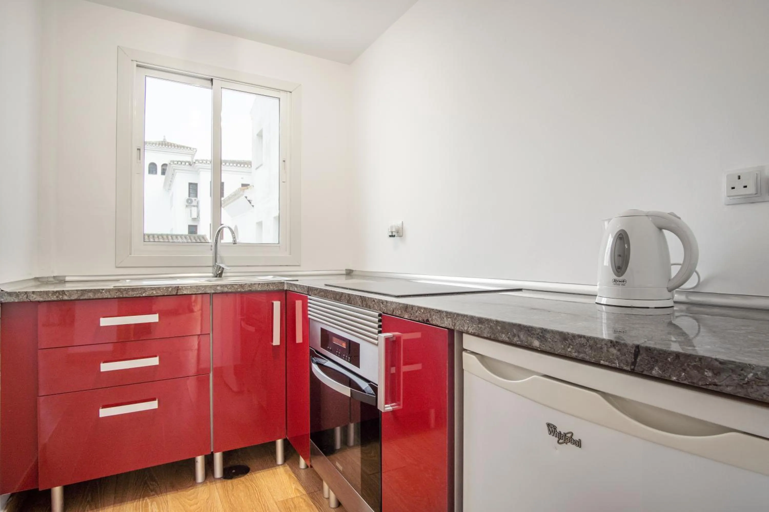 Kitchen or kitchenette in Duquesa Harbour Club Aparthotel