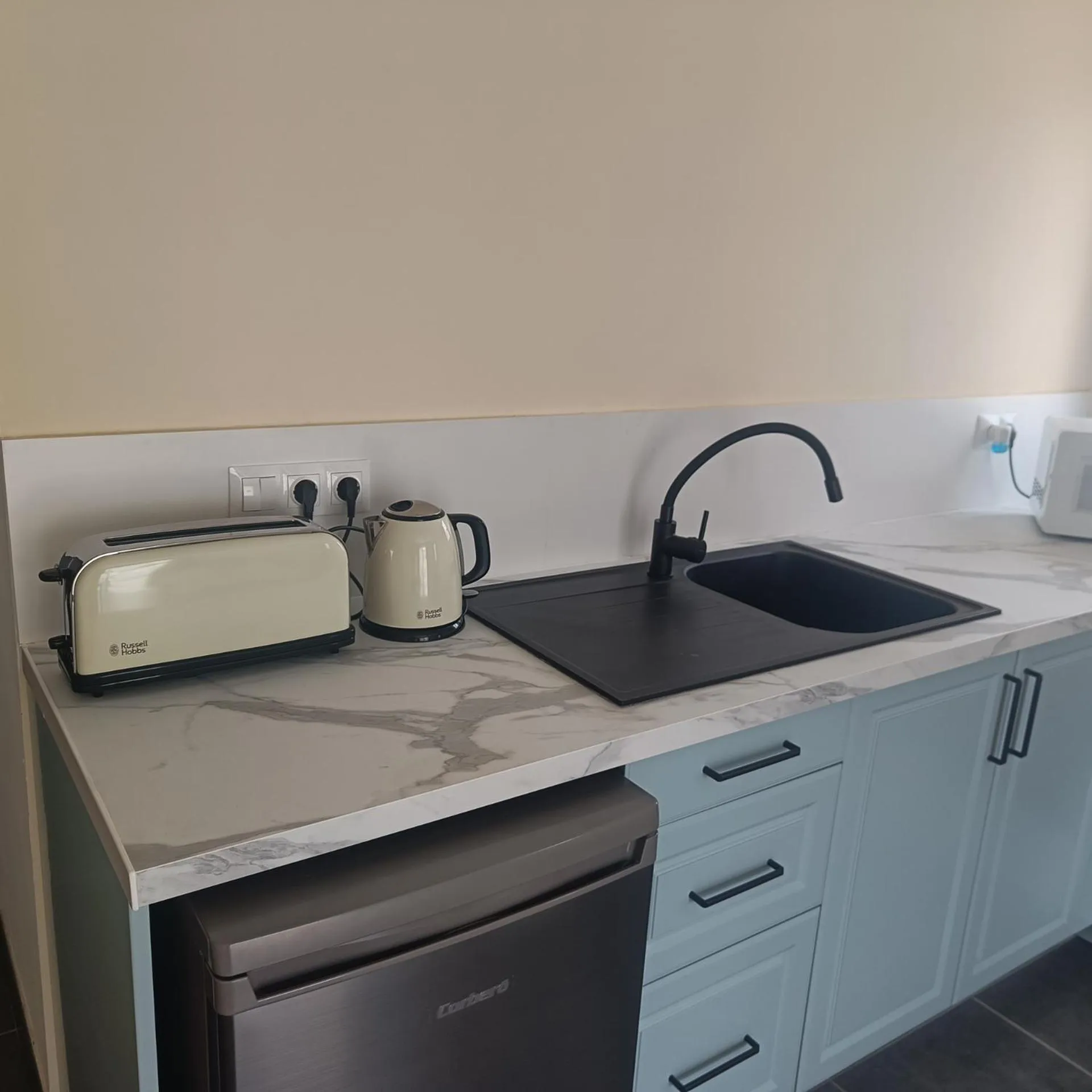 Coffee/tea facilities in Duquesa Harbour Club Aparthotel