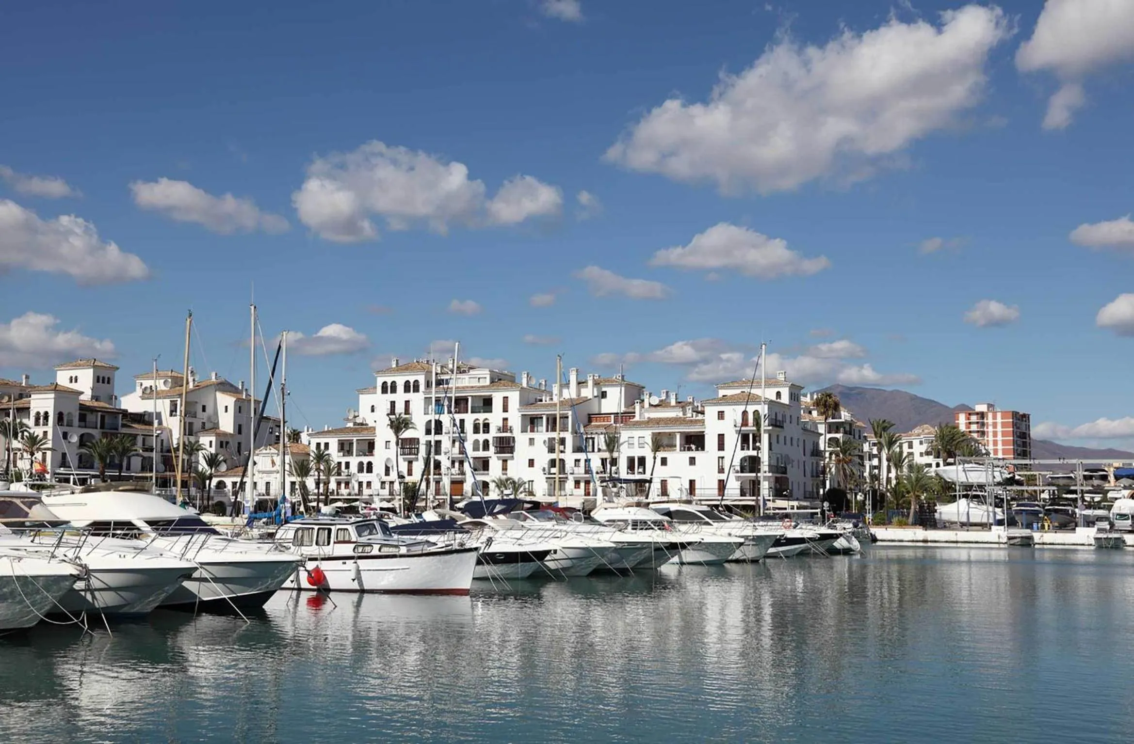 Neighbourhood in Duquesa Harbour Club Aparthotel