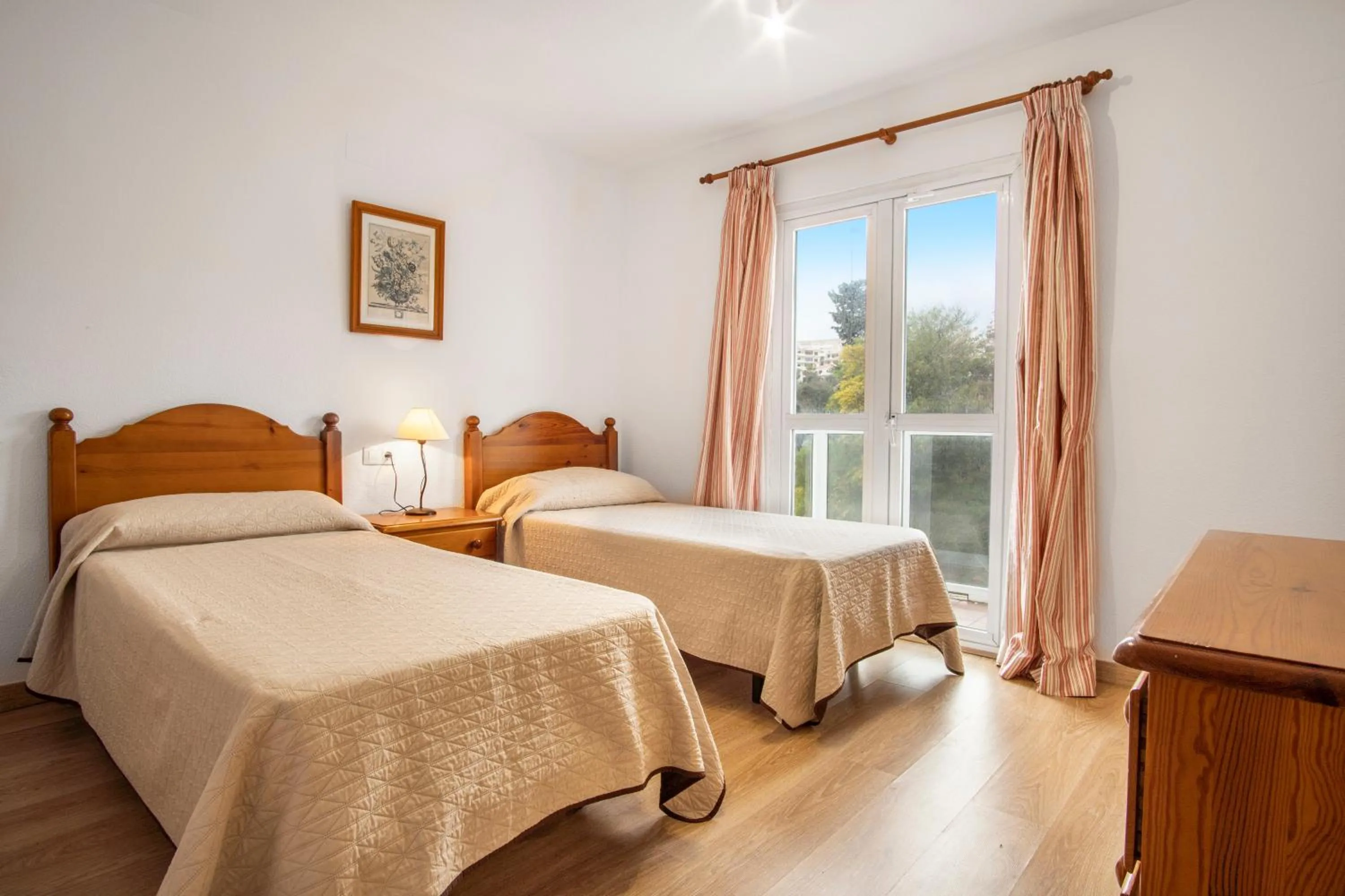 Bedroom, Bed in Duquesa Harbour Club Aparthotel