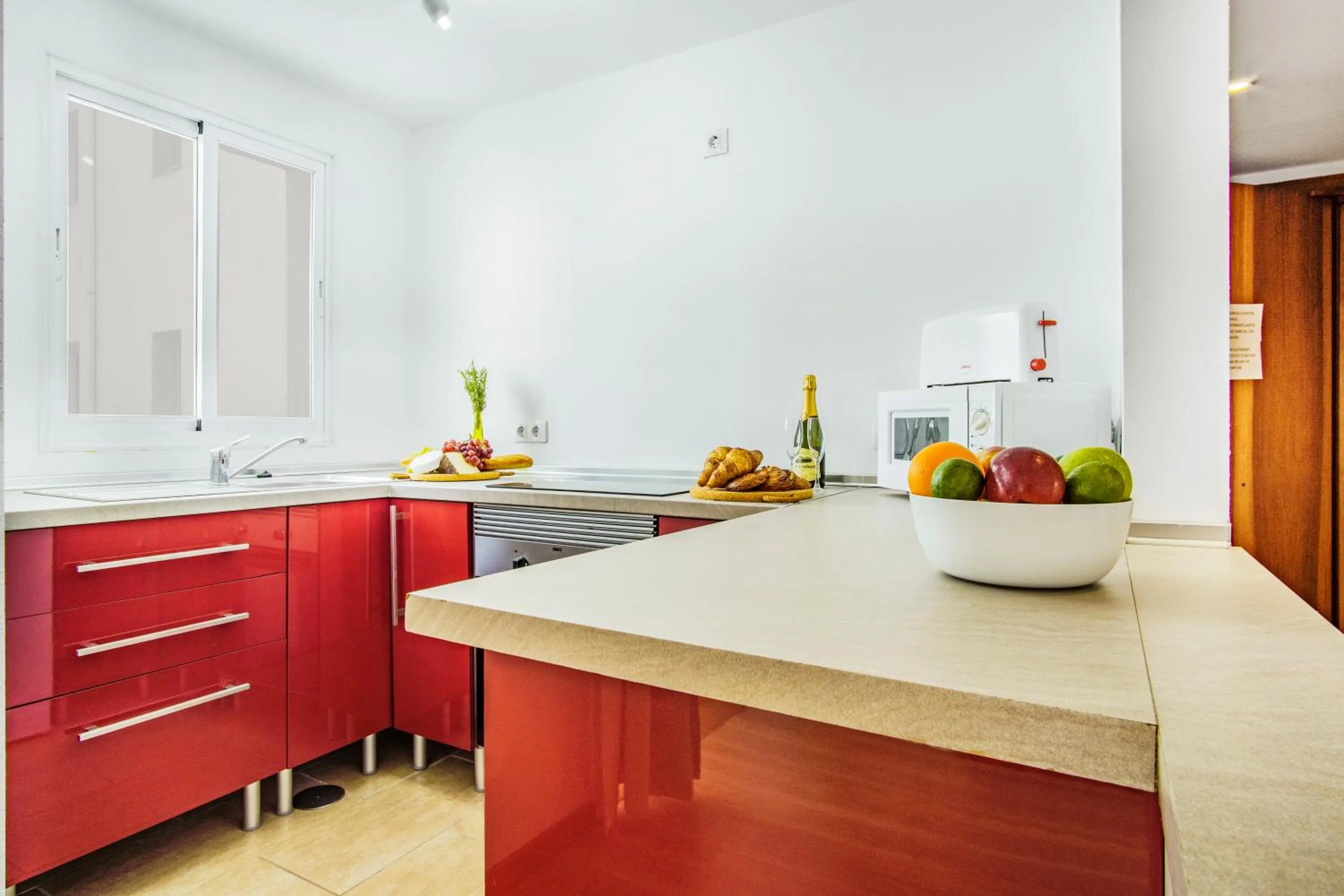 Kitchen or kitchenette in Duquesa Harbour Club Aparthotel
