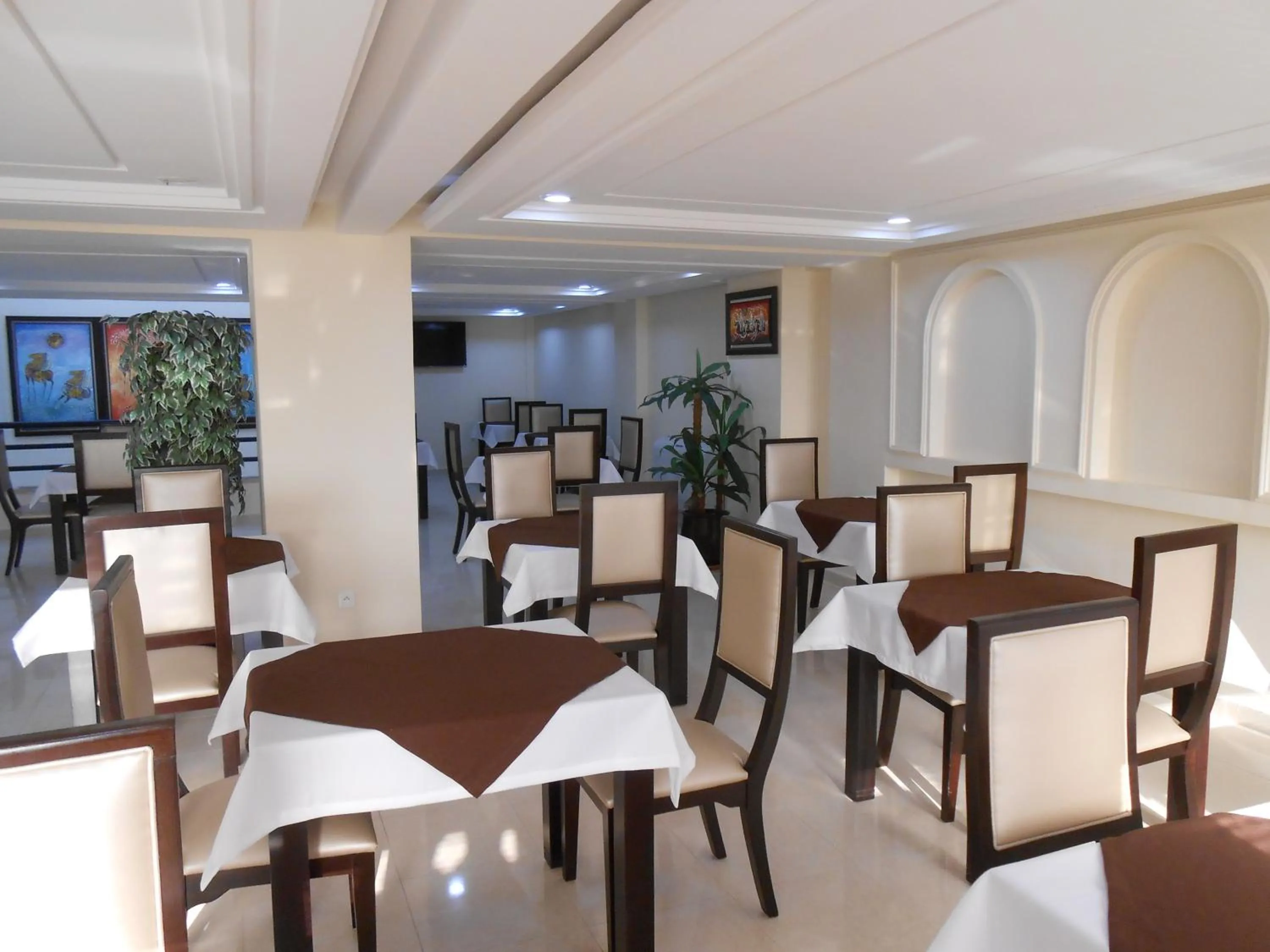 Restaurant/places to eat in Al Akhawayn