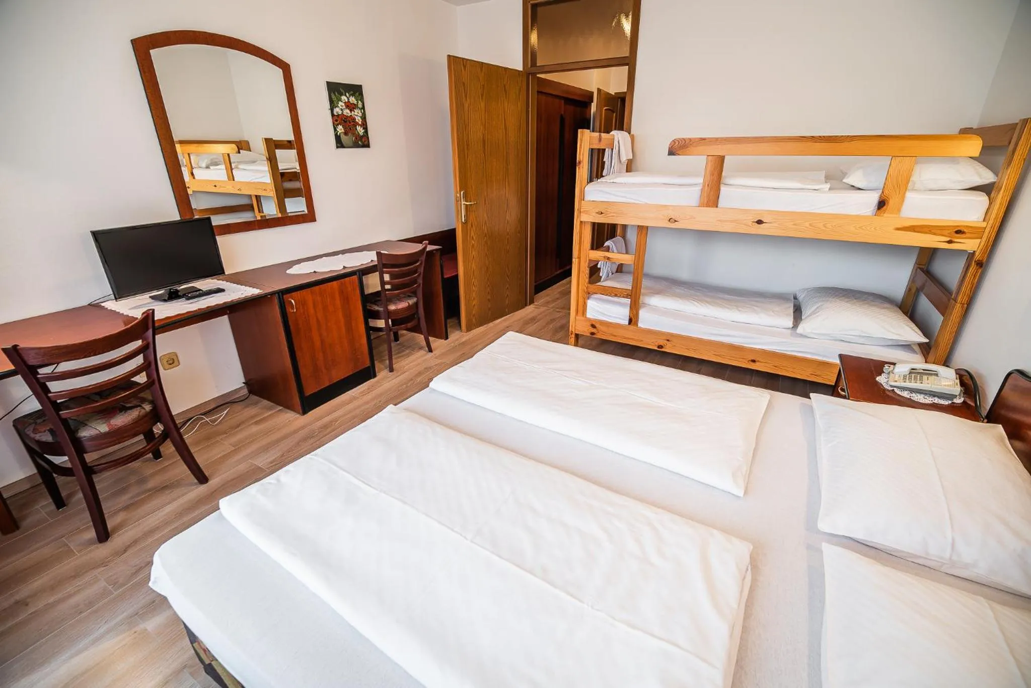 Family Room with Balcony in Guesthouse Leski Dvor