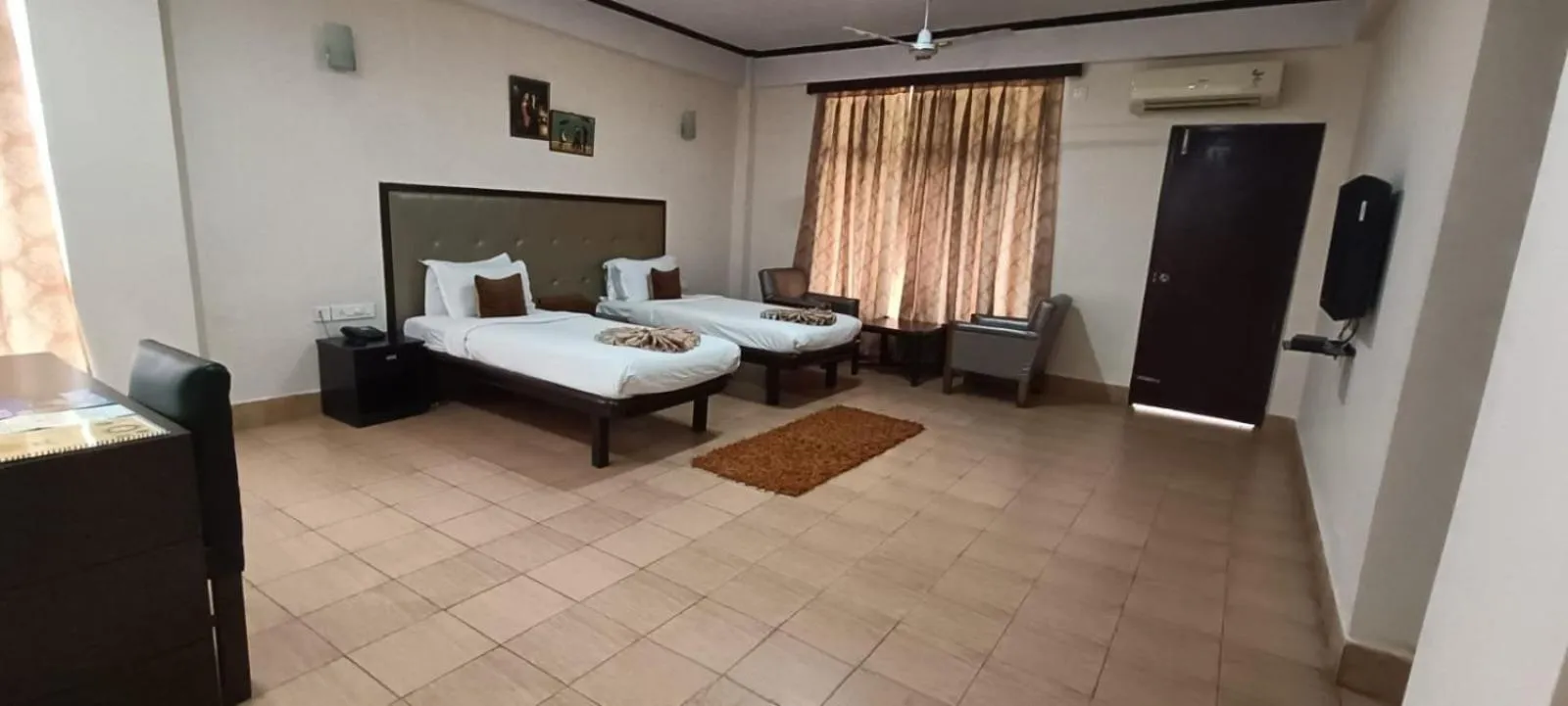 Bedroom, Bed in Polo Tura Hotel