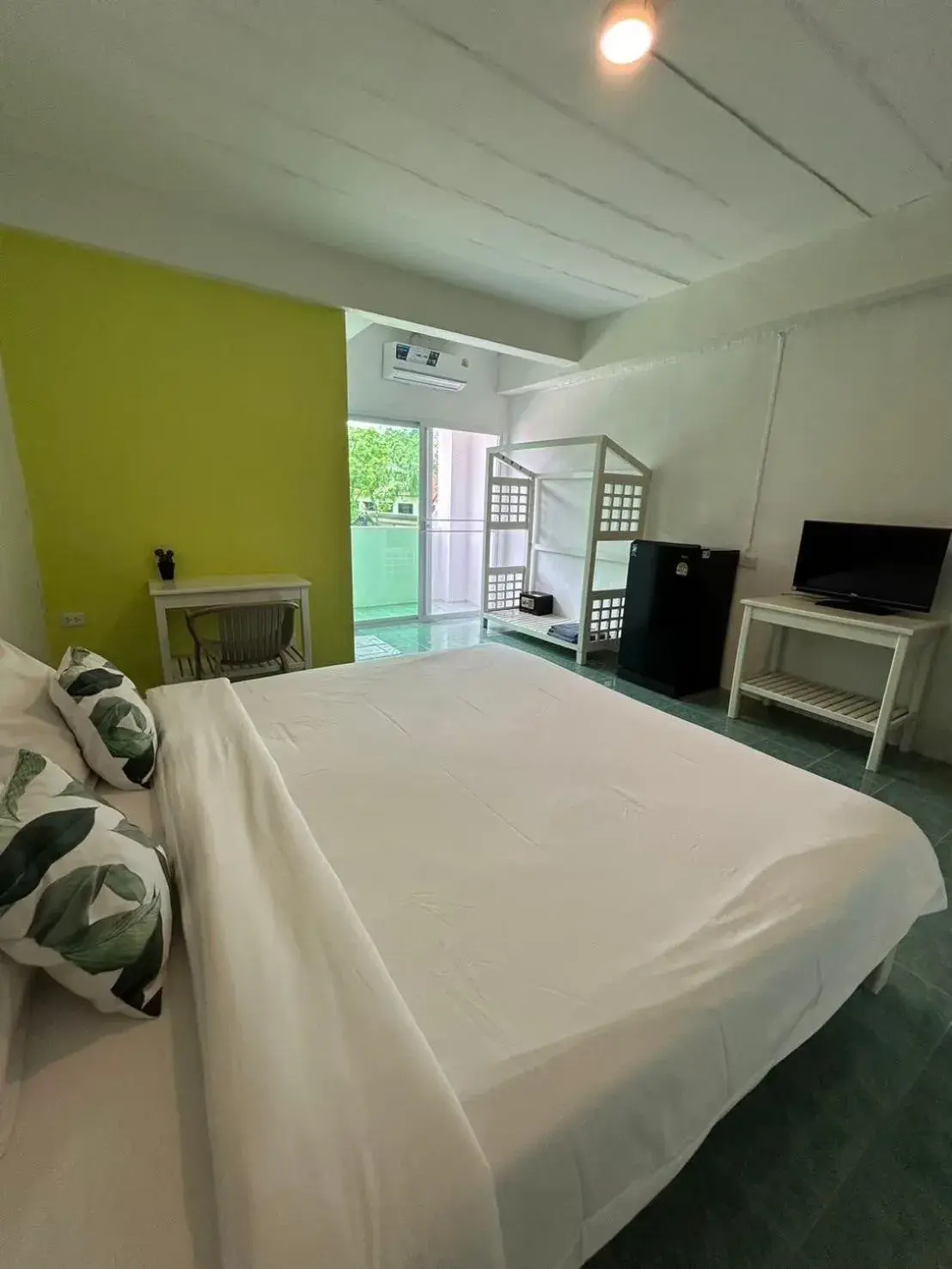 Photo of the whole room in V.J.Island View Koh Chang Photo of the whole room in V.J.Island View Koh Chang