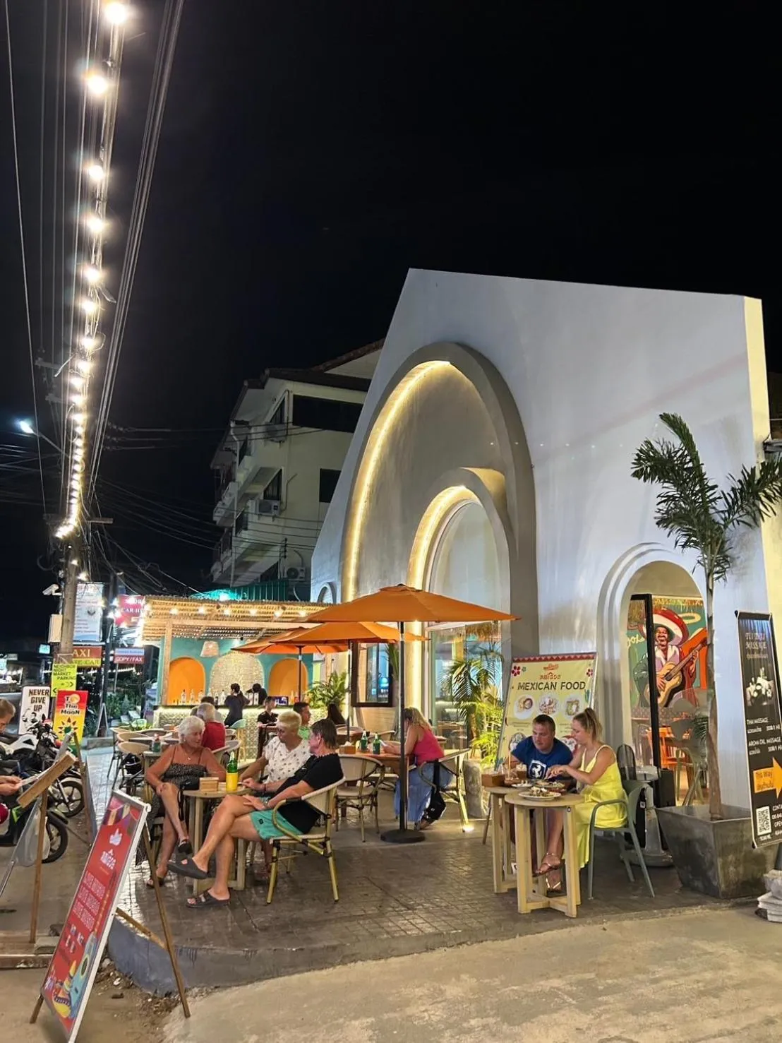 Restaurant/places to eat in V.J.Island View Koh Chang