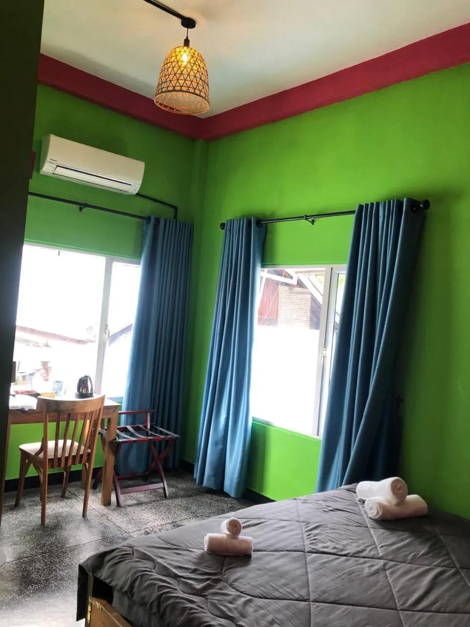 Photo of the whole room, Bed in Bat Chum Villa