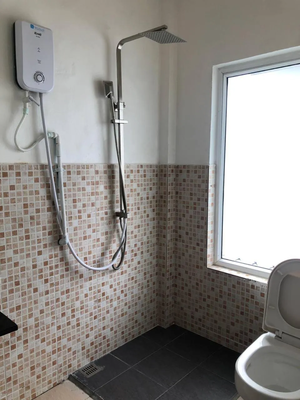 Shower in Bat Chum Villa