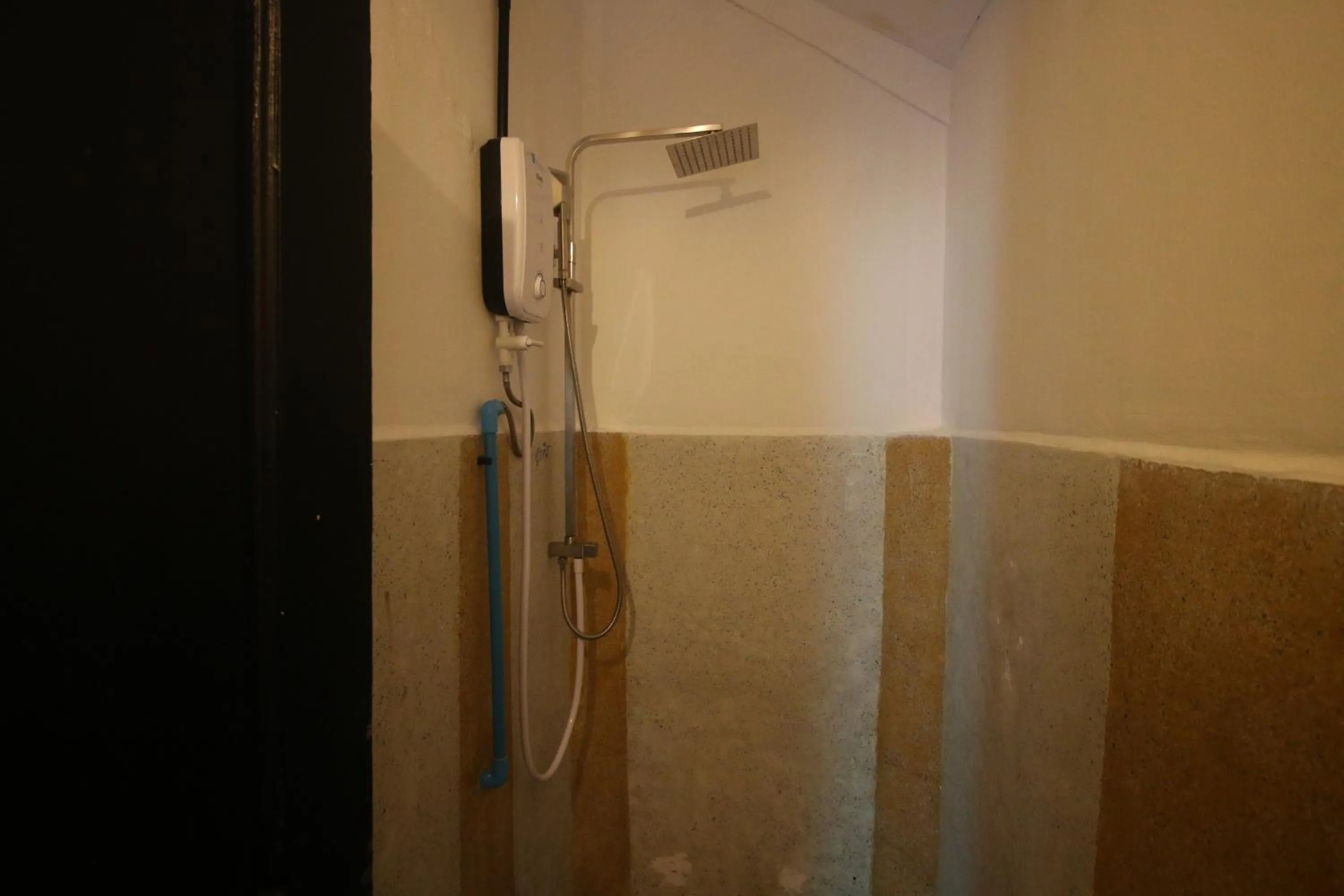 Shower in Bat Chum Villa