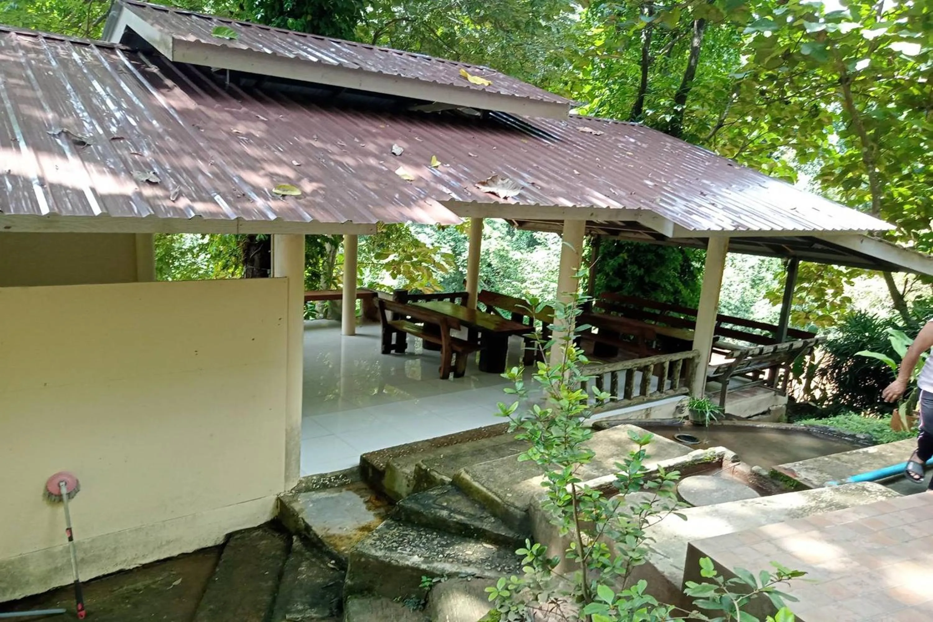 Seating area in The Cascade - Mae Taeng Waterfall Bungalows