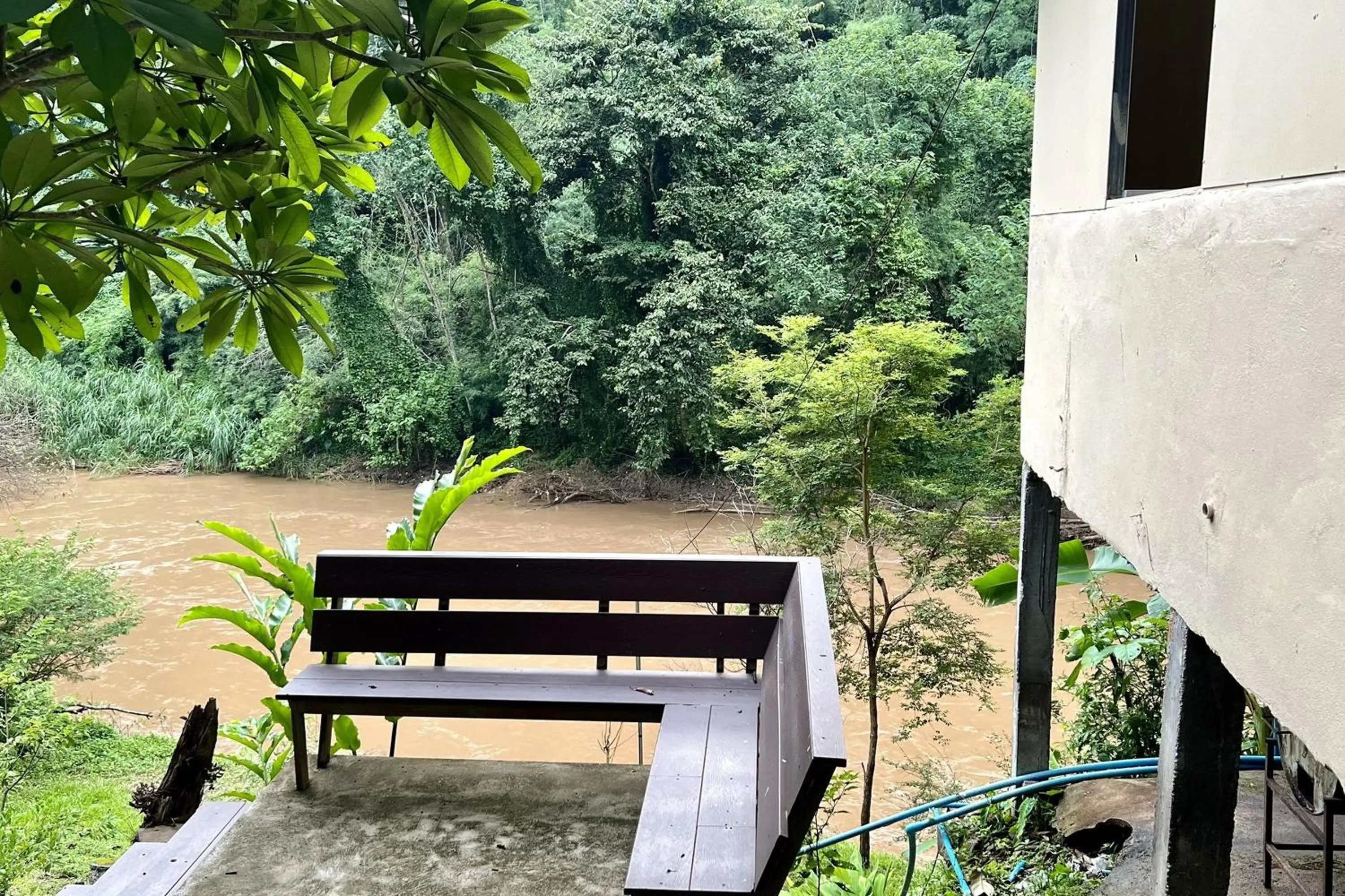Area and facilities in The Cascade - Mae Taeng Waterfall Bungalows