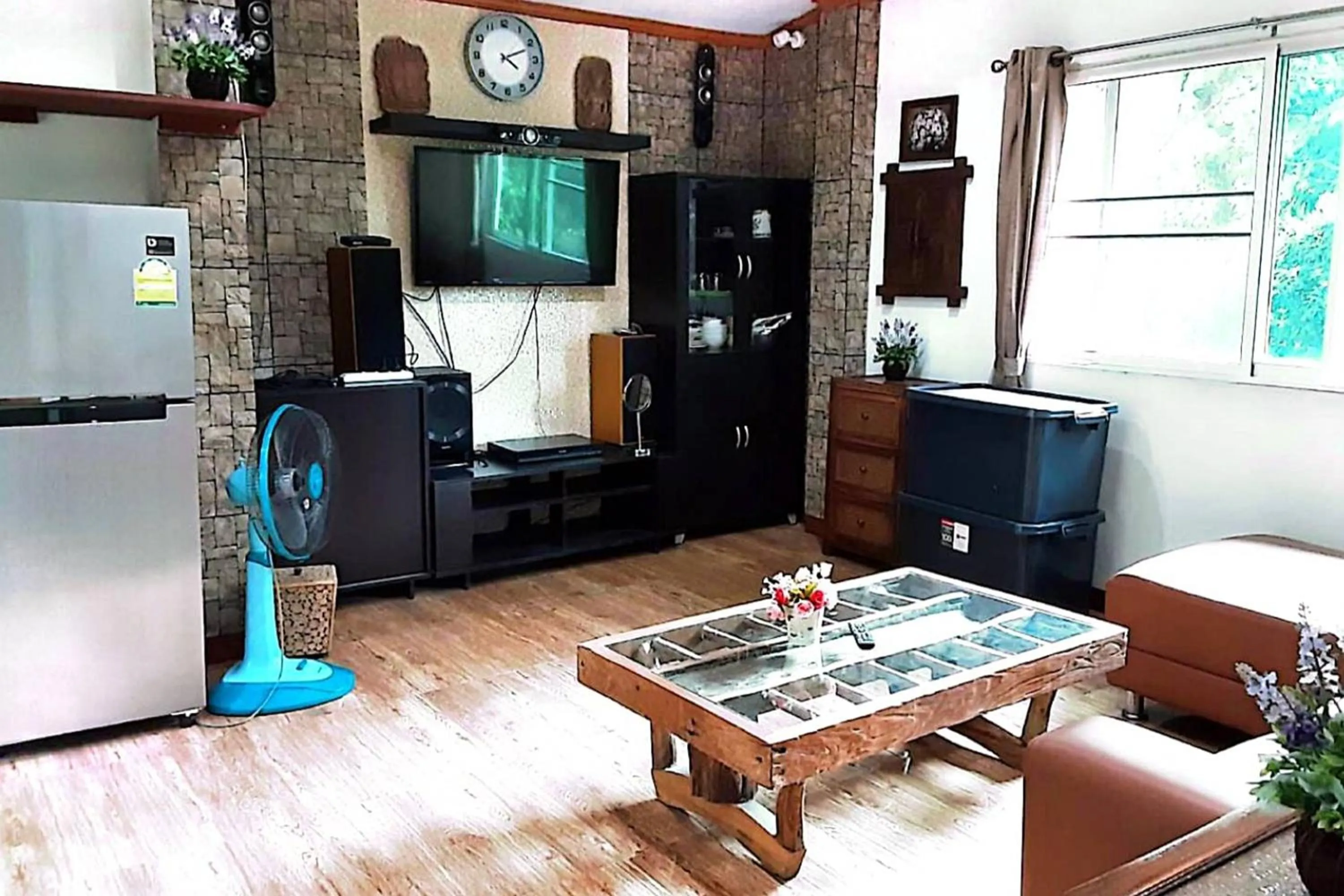 Living room in The Cascade - Mae Taeng Waterfall Bungalows