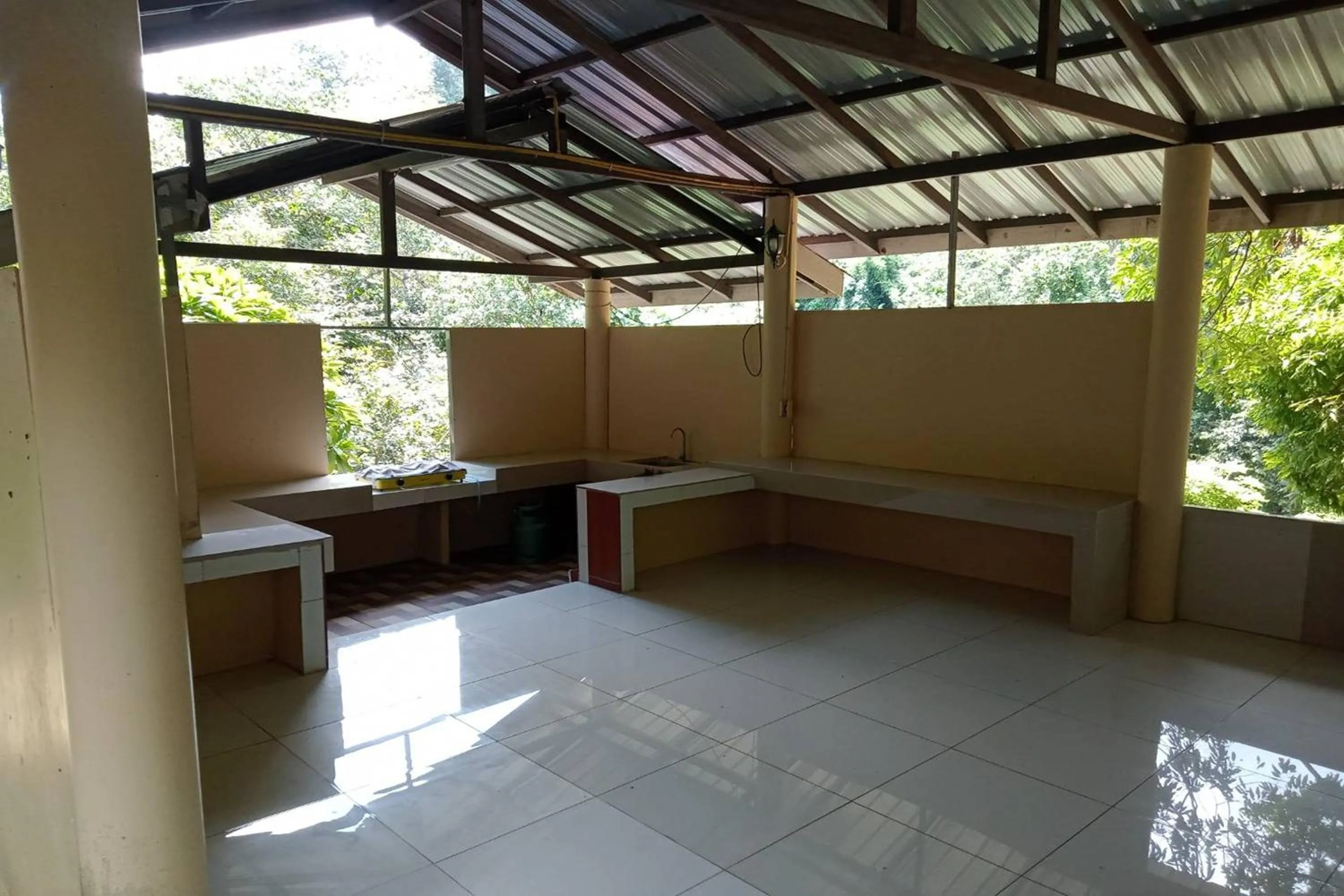 kitchen in The Cascade - Mae Taeng Waterfall Bungalows