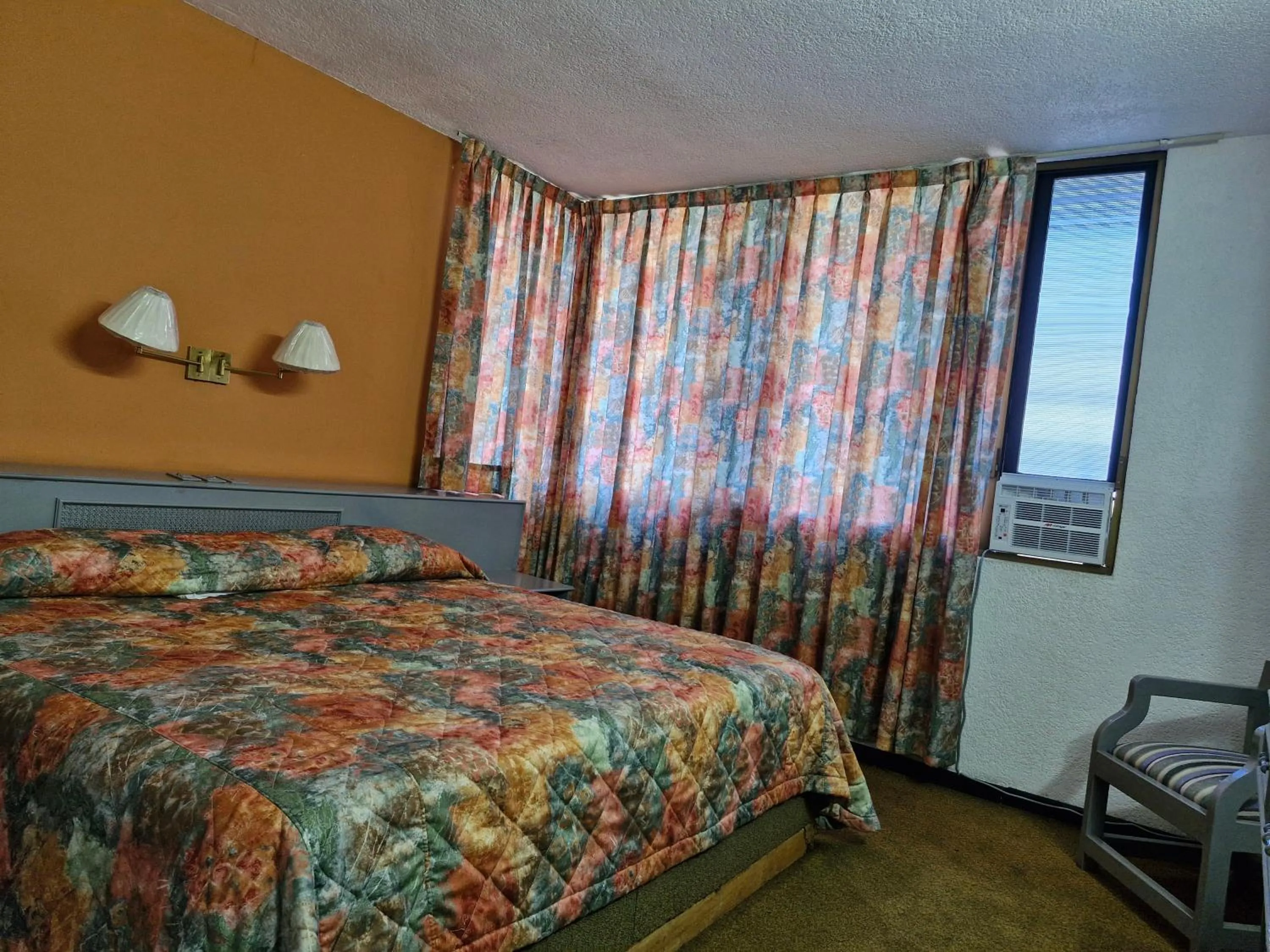 Photo of the whole room, Bed in Parador del Río Irapuato