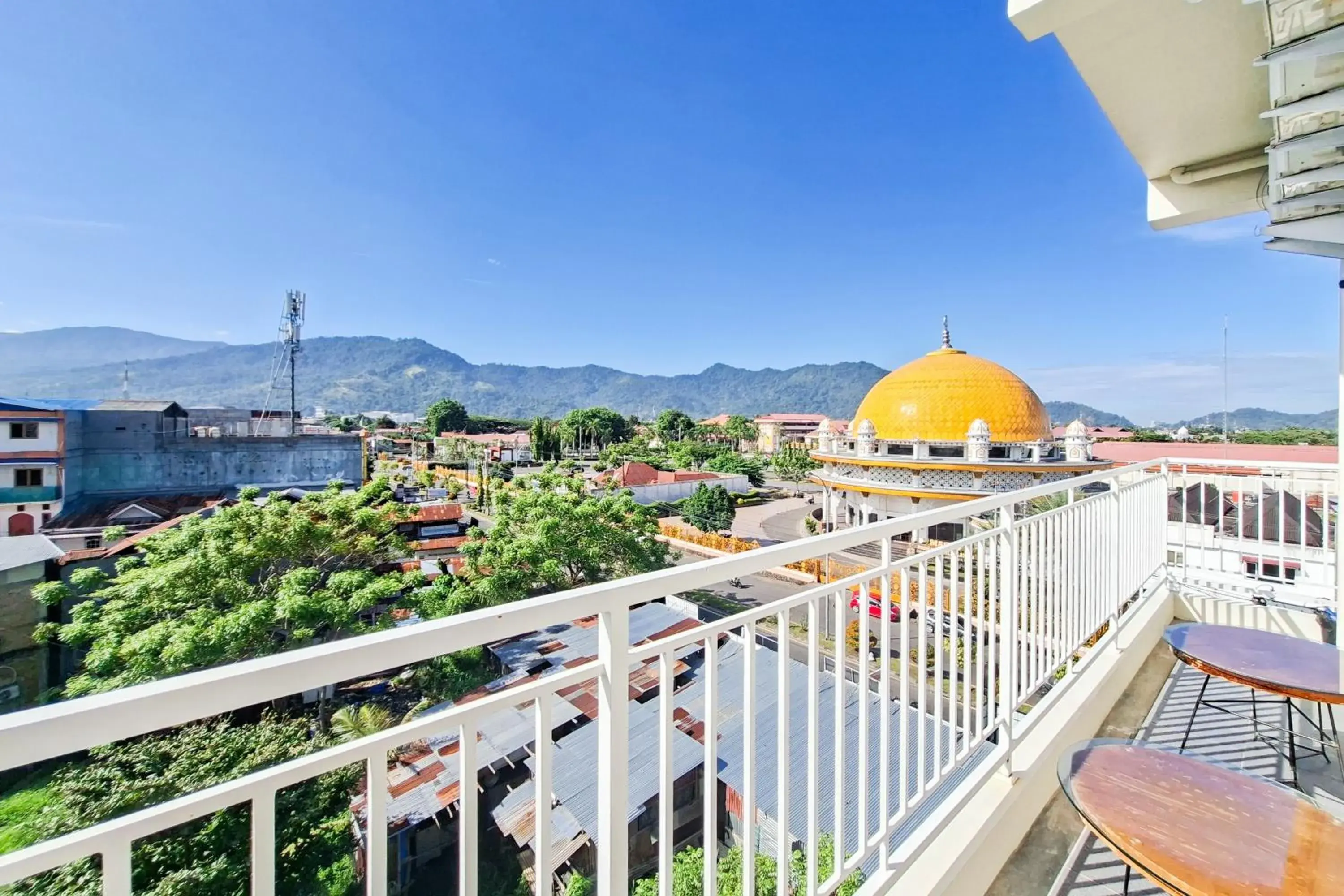 Property building in RedDoorz Plus Syariah at Lotus Residence Property building in RedDoorz Plus Syariah at Lotus Residence