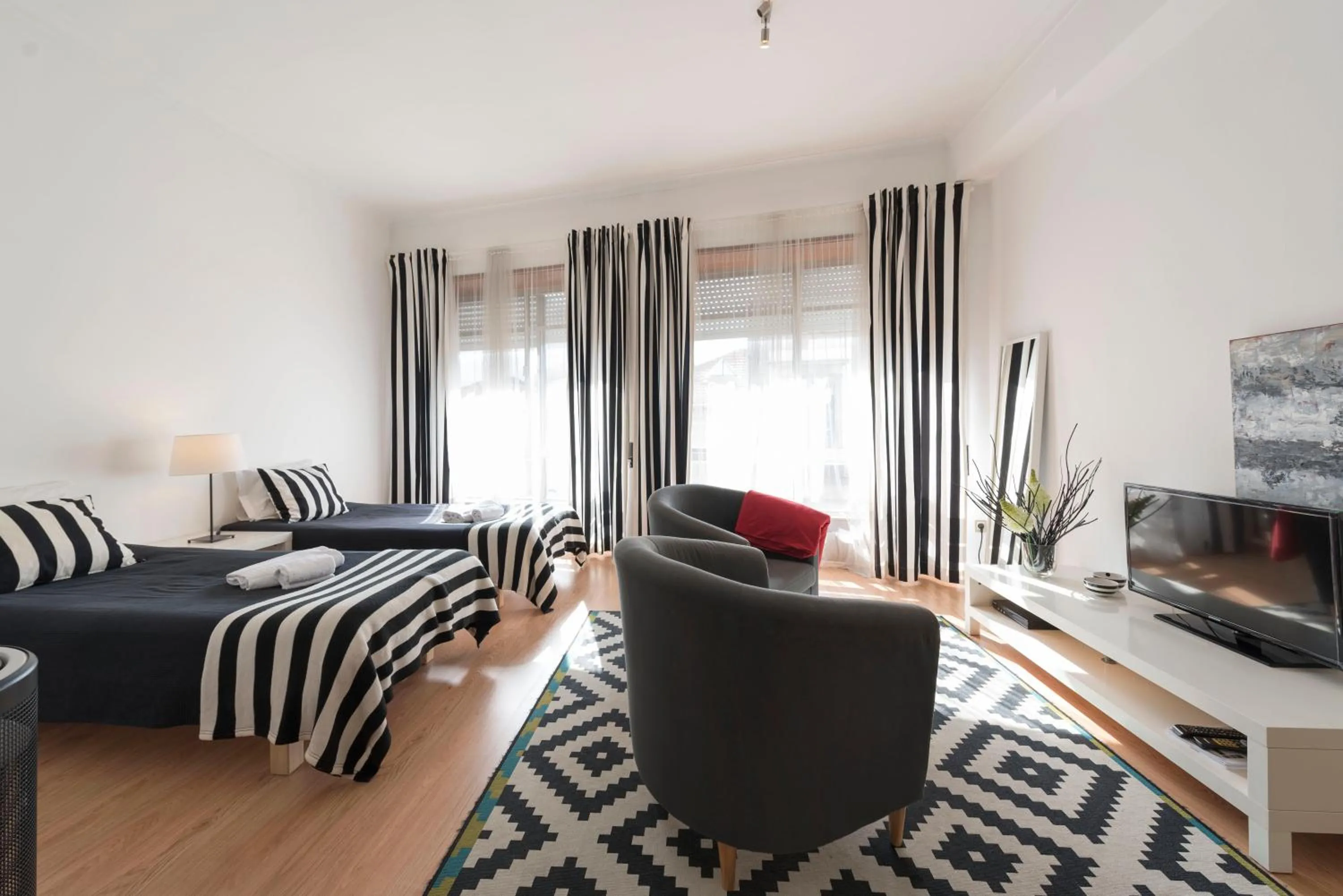 Communal lounge/ TV room, Bed in BmyGuest - Santa Catarina's Loft