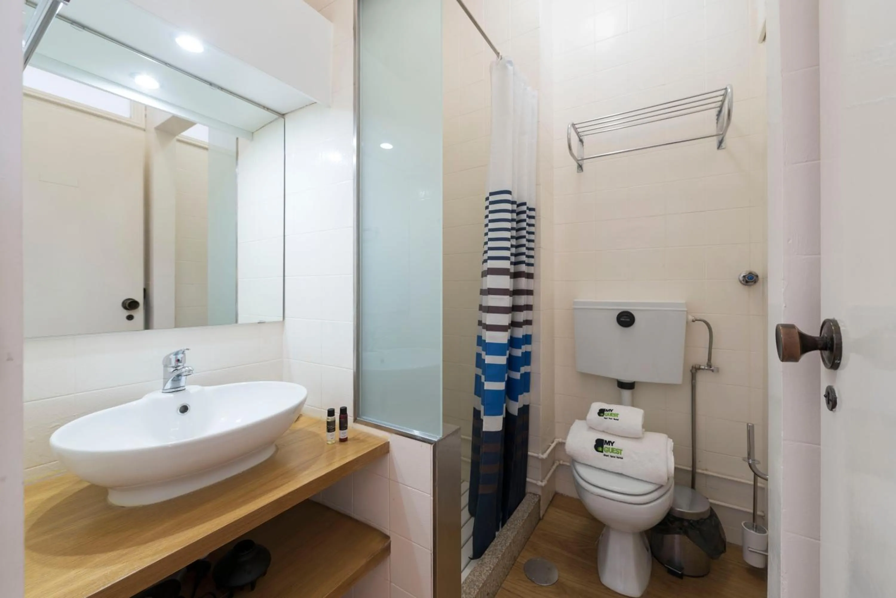 Bathroom in BmyGuest - Santa Catarina's Loft