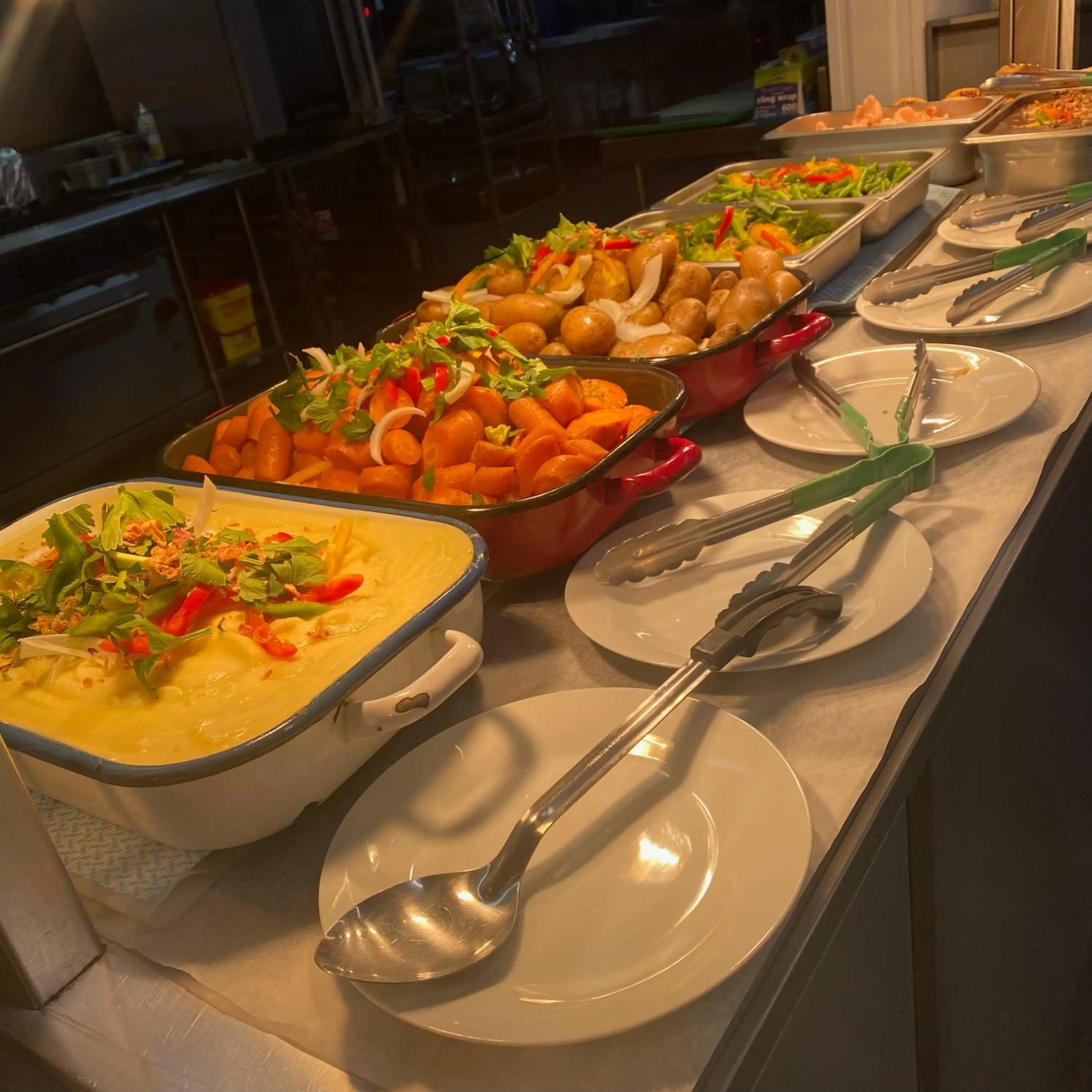 Dinner in Summer Port Lodge
