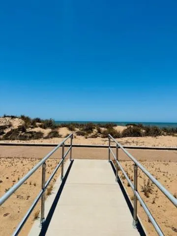 Summer Port Lodge