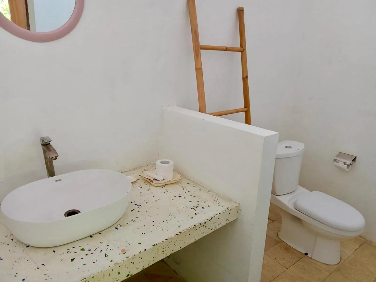 Toilet in Palmhouse Boutique Hotel