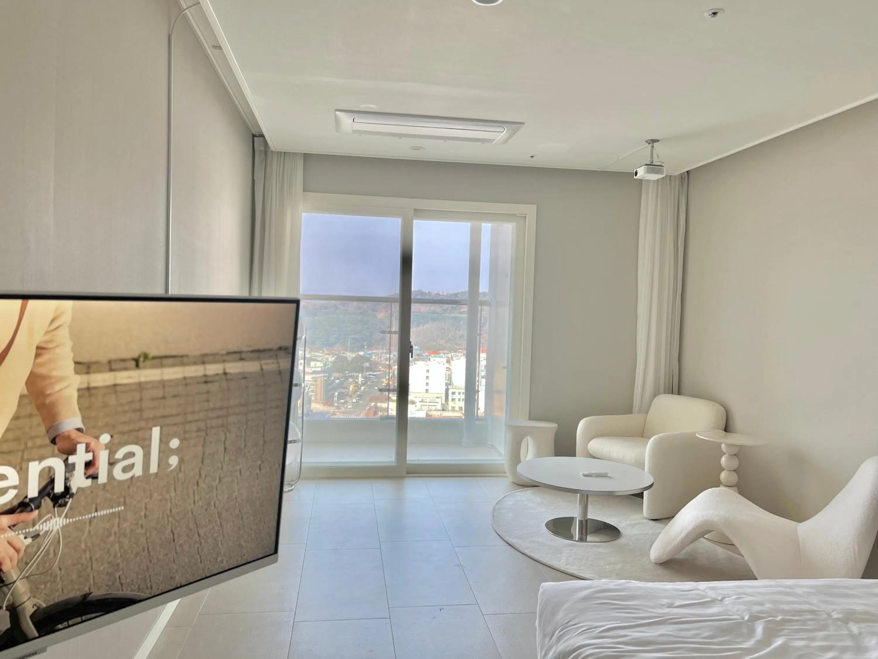 Le Bleu Naksan by Orot