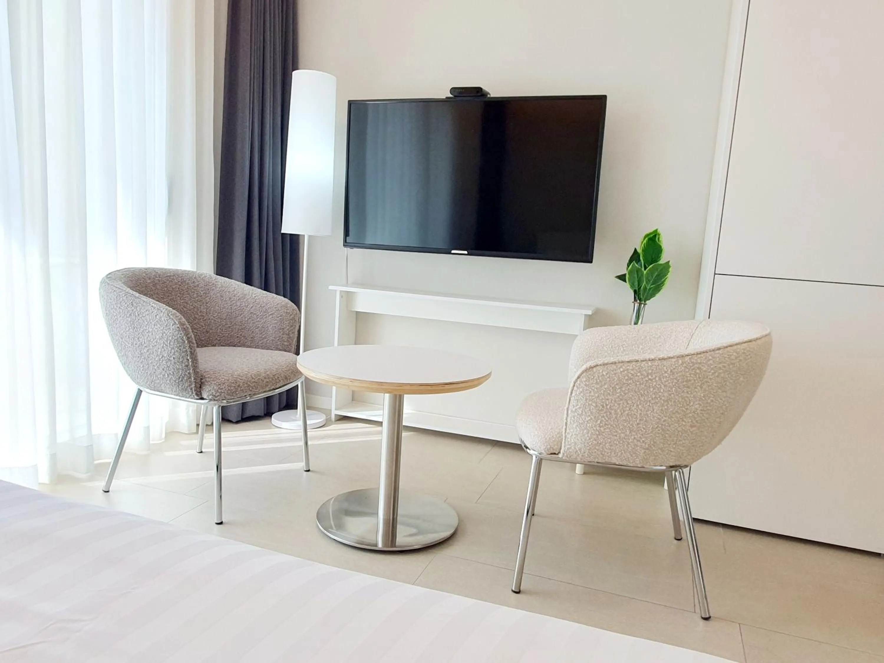 Le Bleu Naksan by Orot