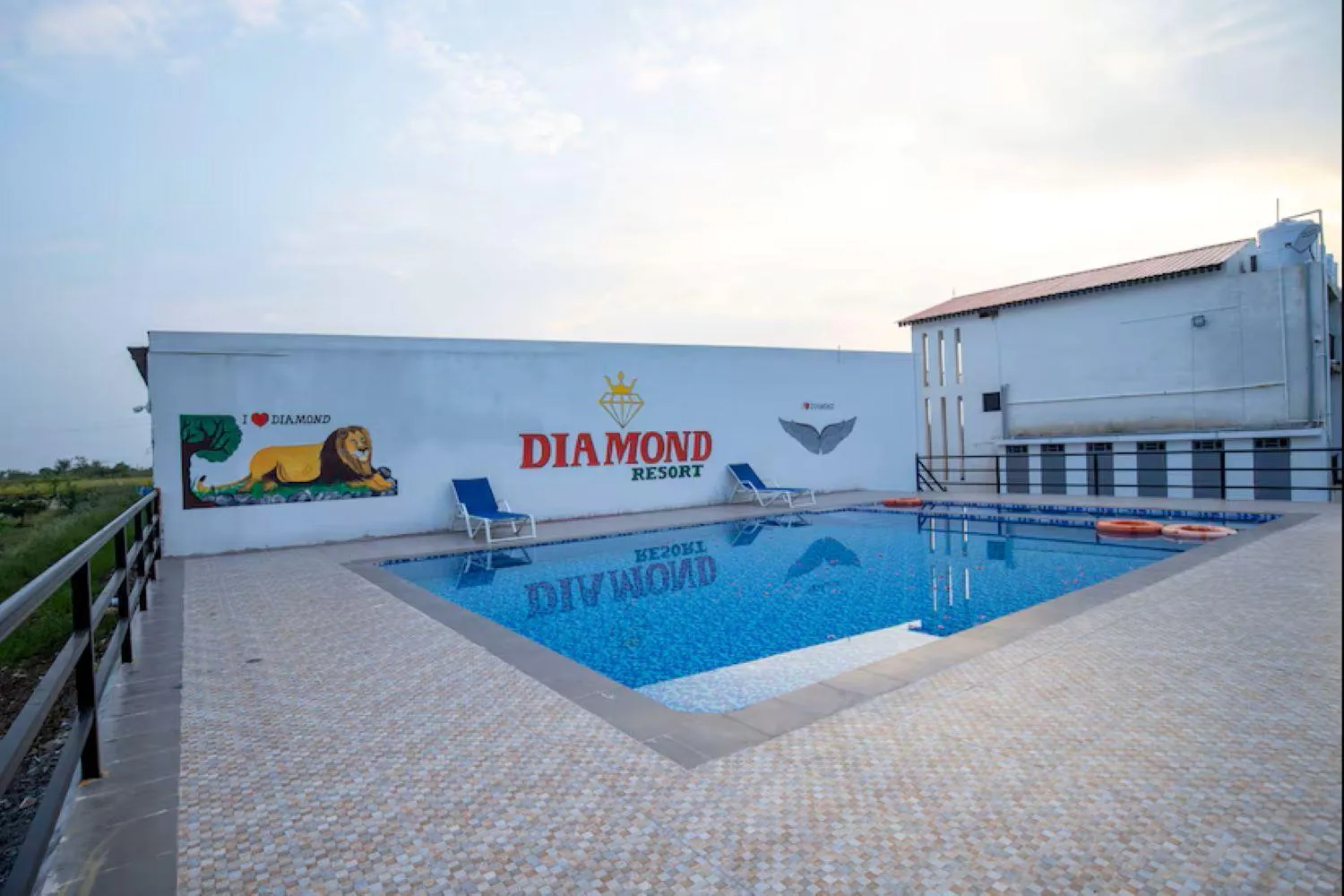 Swimming pool in VITS Select Diamond Resort Sasan Gir