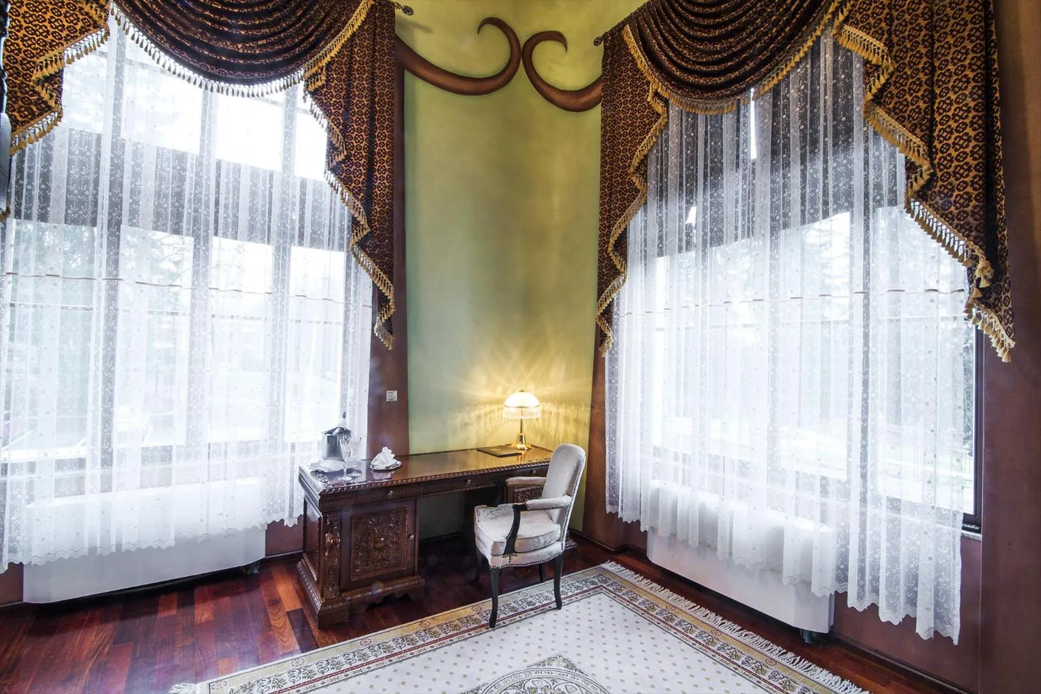 Living room, Bed in Rubezahl-Marienbad Luxury Historical Castle Hotel & Golf-Castle Hotel Collection