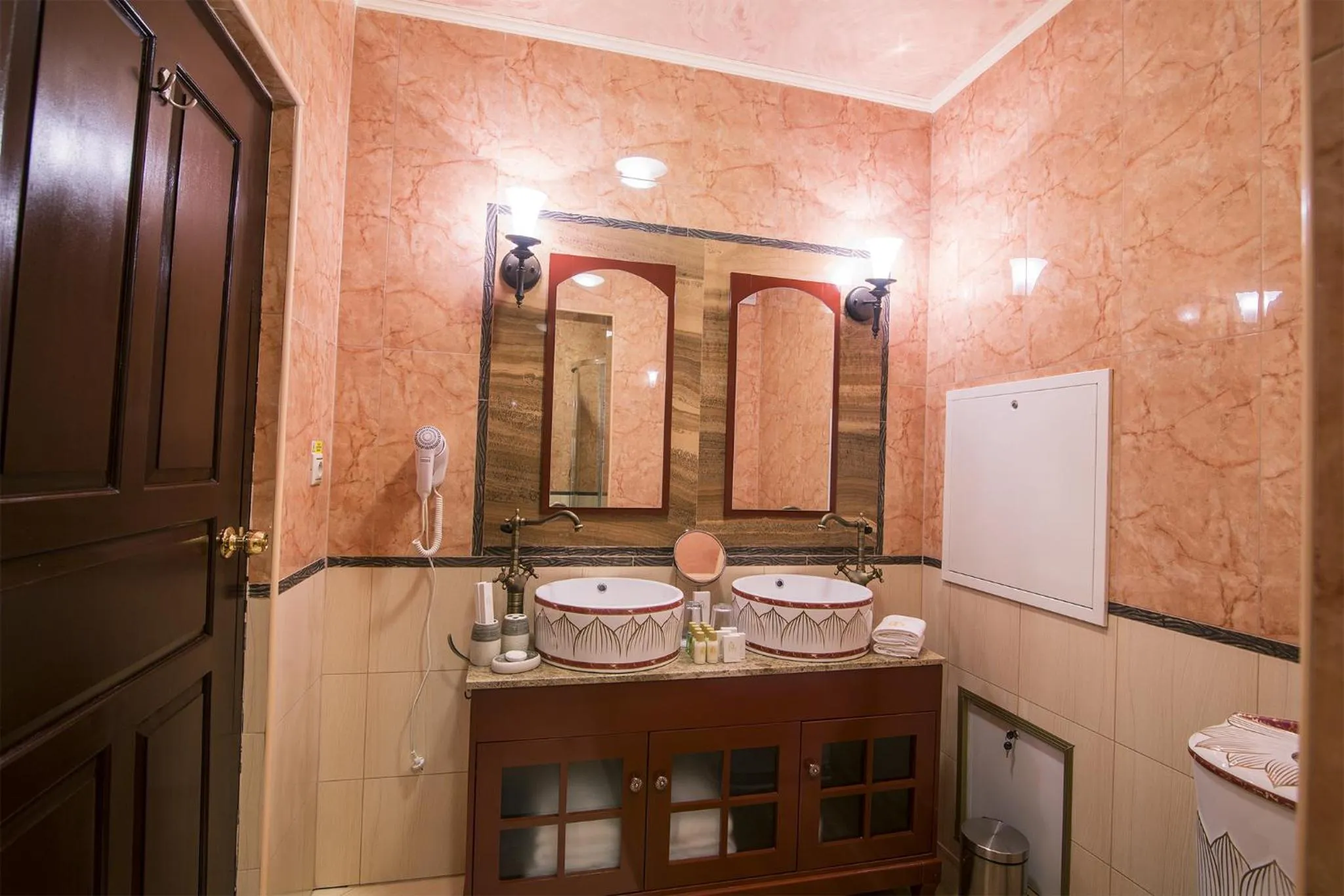 Bathroom in Rubezahl-Marienbad Luxury Historical Castle Hotel & Golf-Castle Hotel Collection