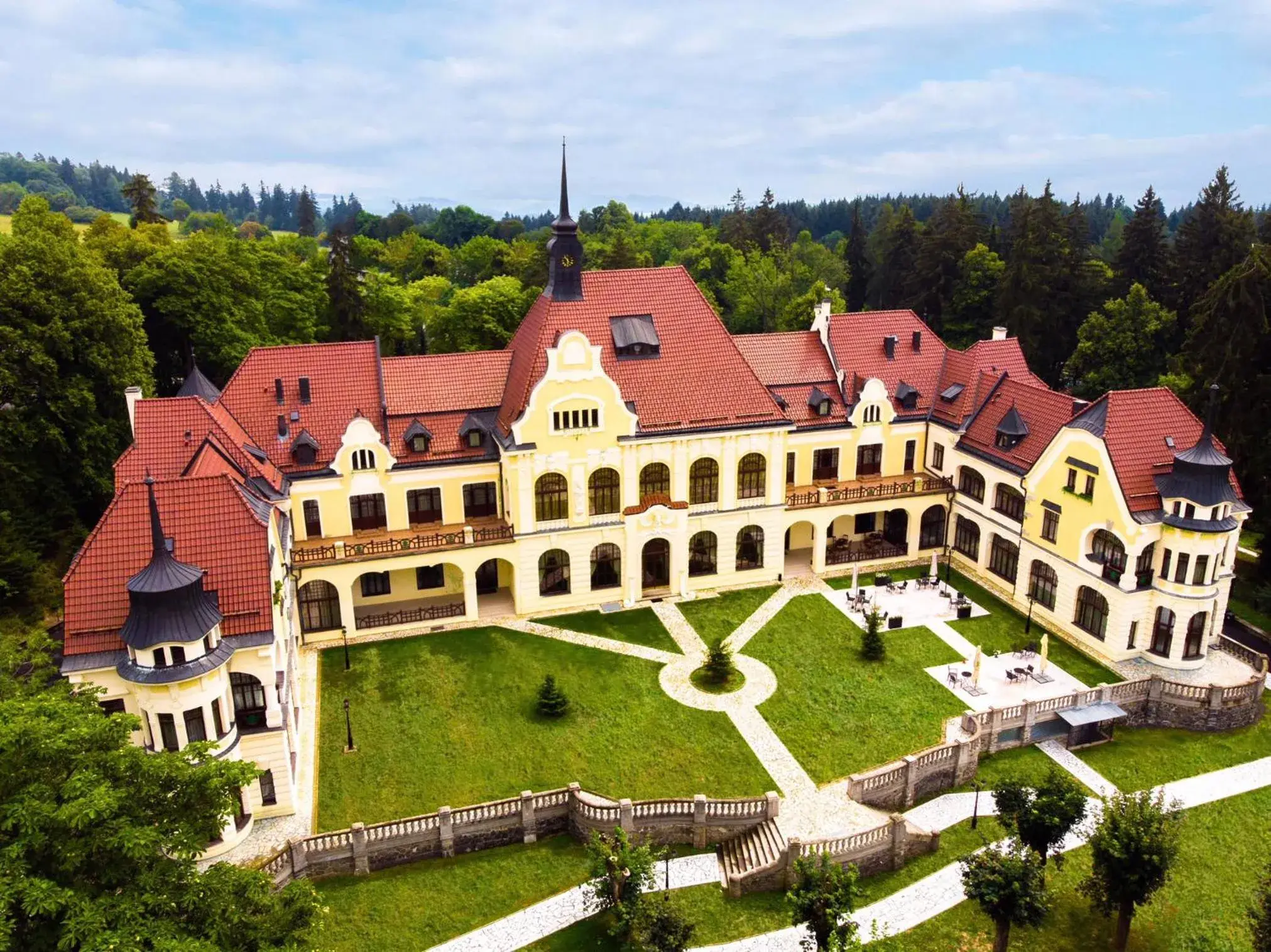 Property building in Rubezahl-Marienbad Luxury Historical Castle Hotel & Golf-Castle Hotel Collection Property building in Rubezahl-Marienbad Luxury Historical Castle Hotel & Golf-Castle Hotel Collection