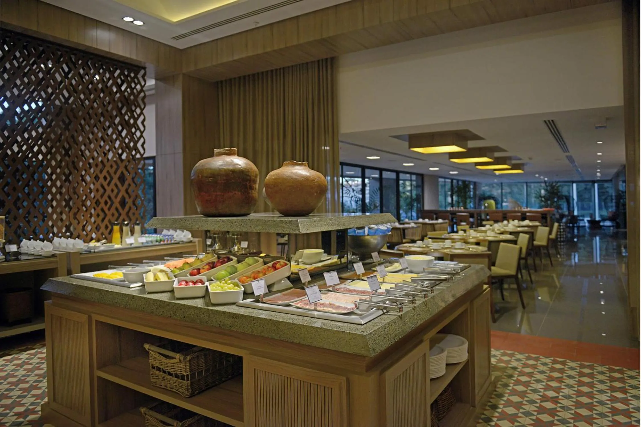 Restaurant/places to eat in Deville Prime Campo Grande