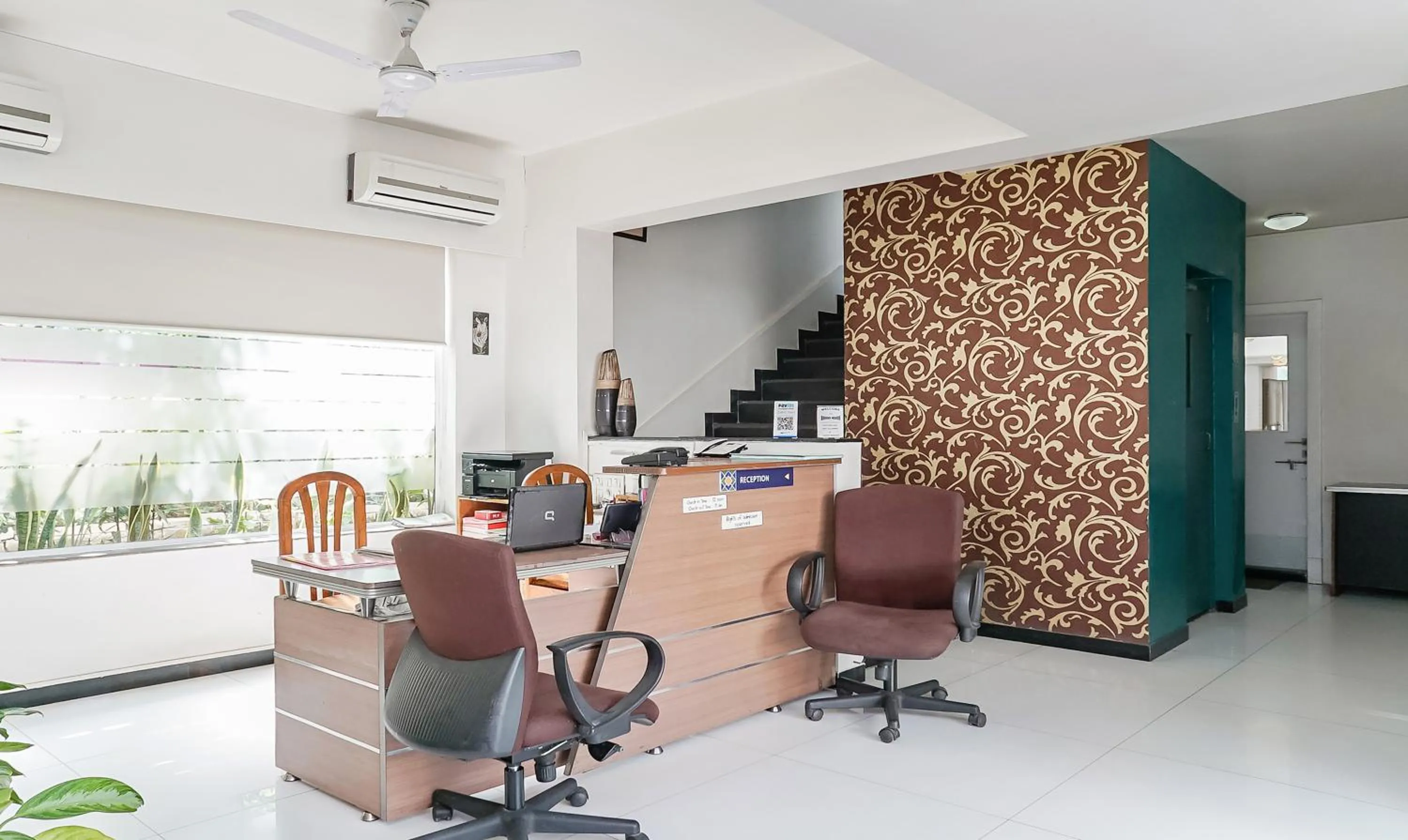 Lobby or reception in Treebo Brooks Manor