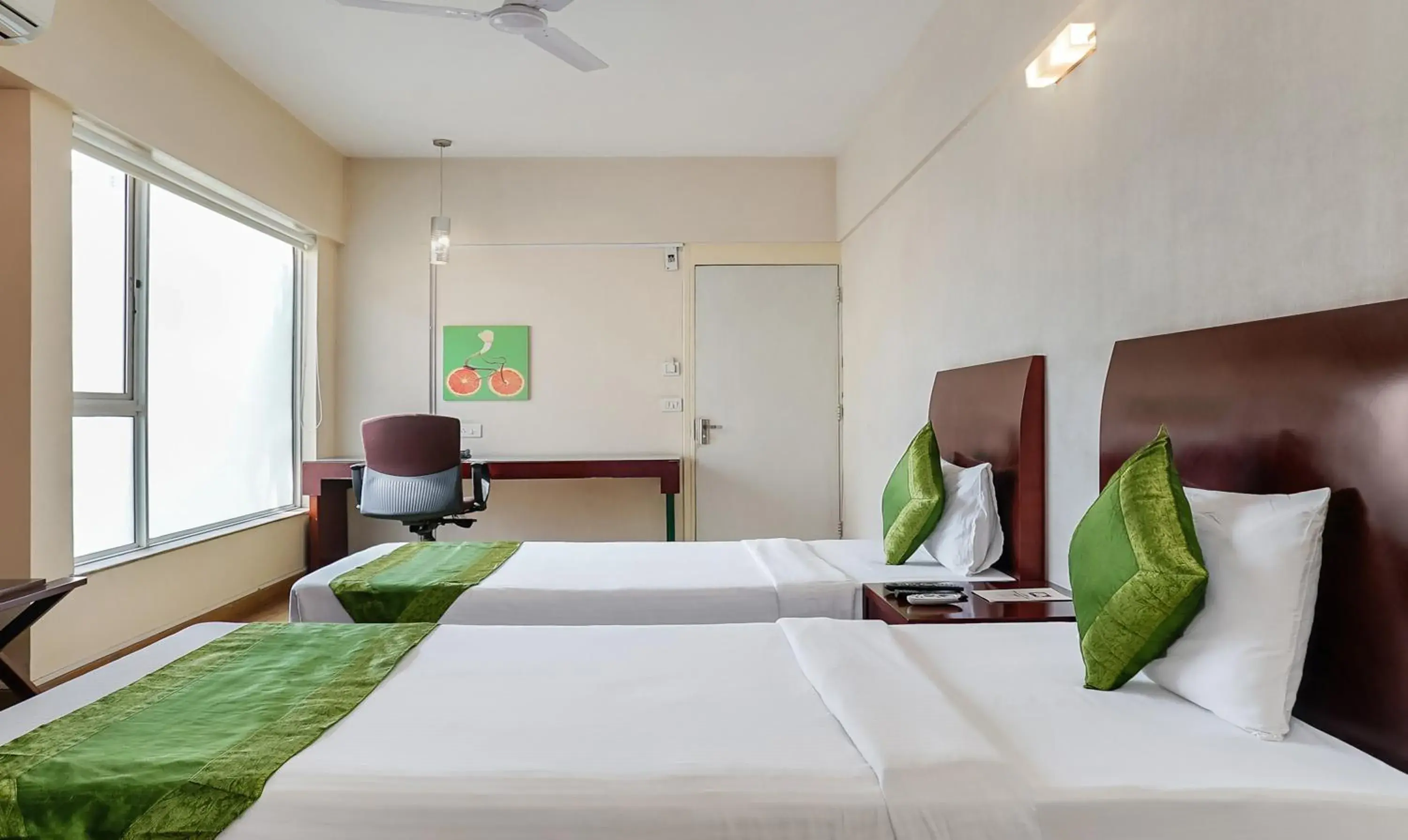 Bedroom, Bed in Treebo Brooks Manor Bedroom, Bed in Treebo Brooks Manor